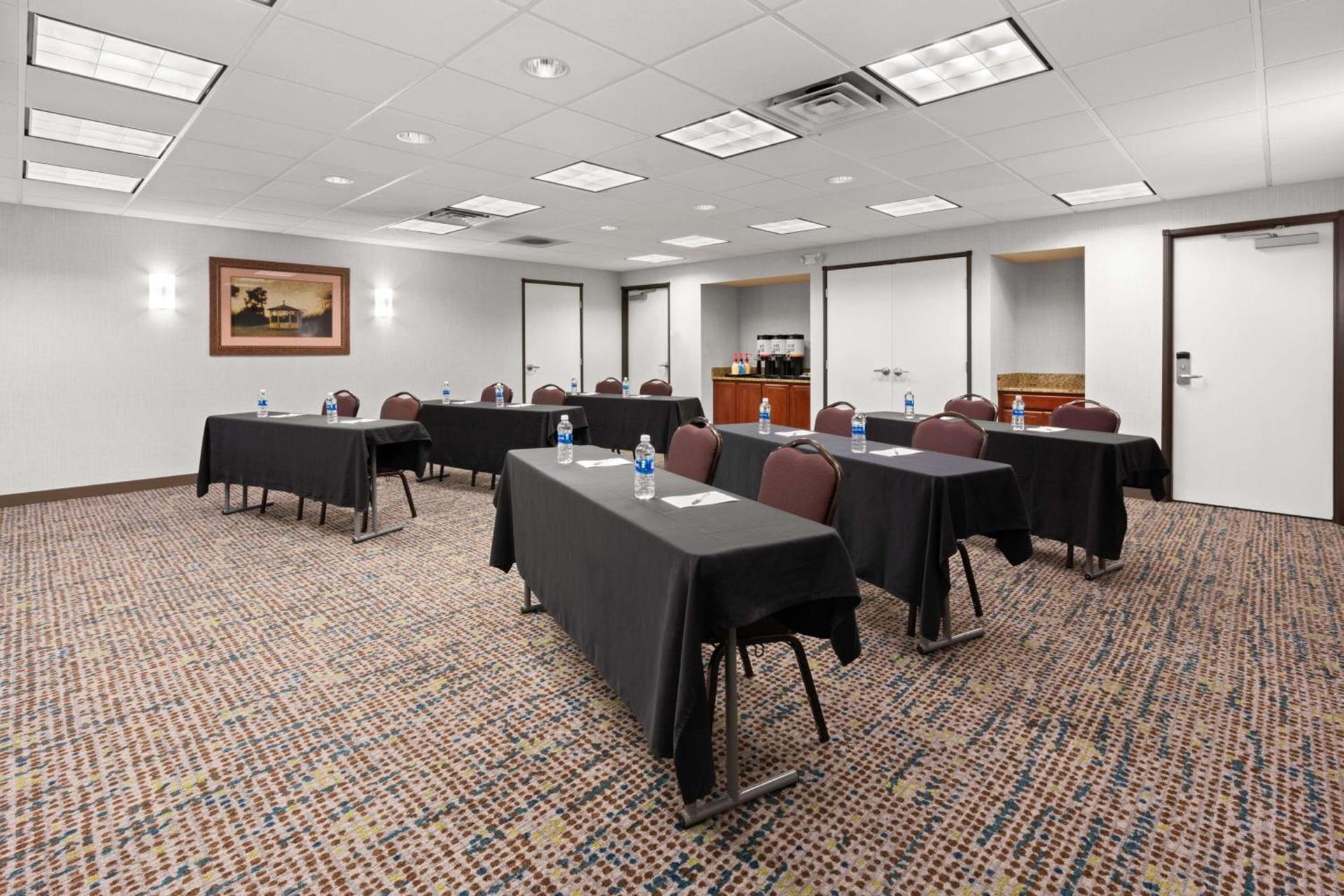 Hampton Inn & Suites Burlington photo 23