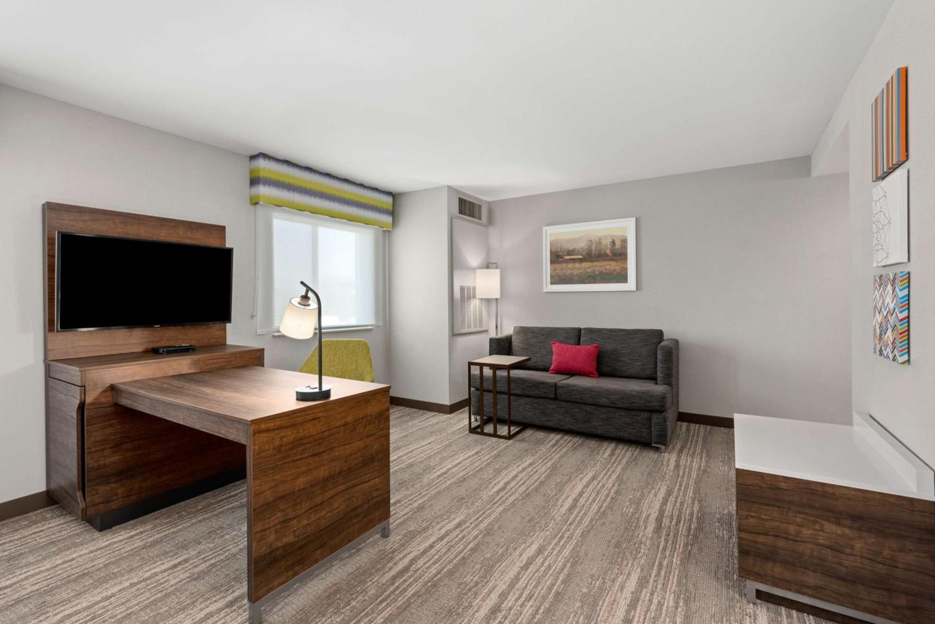 Hampton Inn & Suites Burlington photo 26