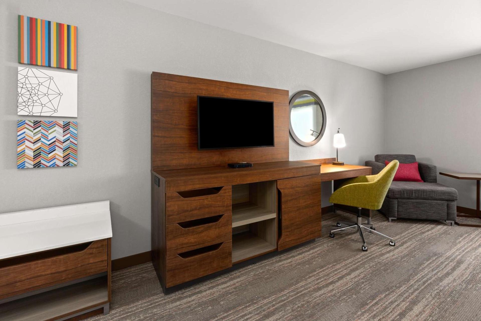 Hampton Inn & Suites Burlington photo 30