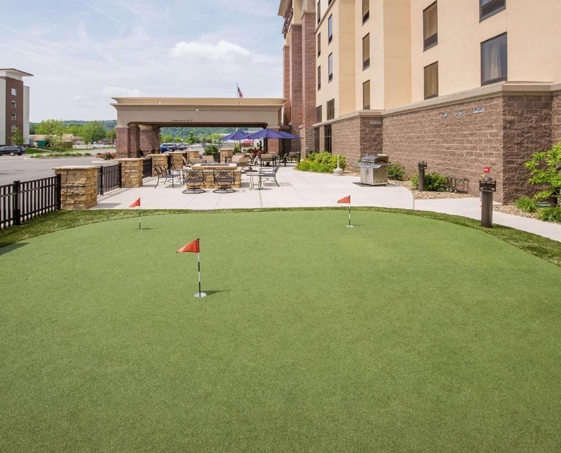 Hampton Inn & Suites - Pittsburgh/Harmarville, PA photo 2