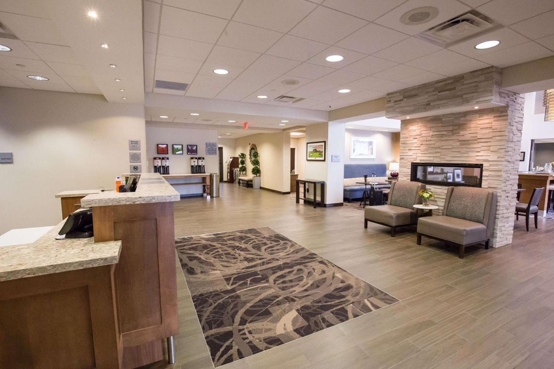 Hampton Inn & Suites - Pittsburgh/Harmarville, PA photo 7