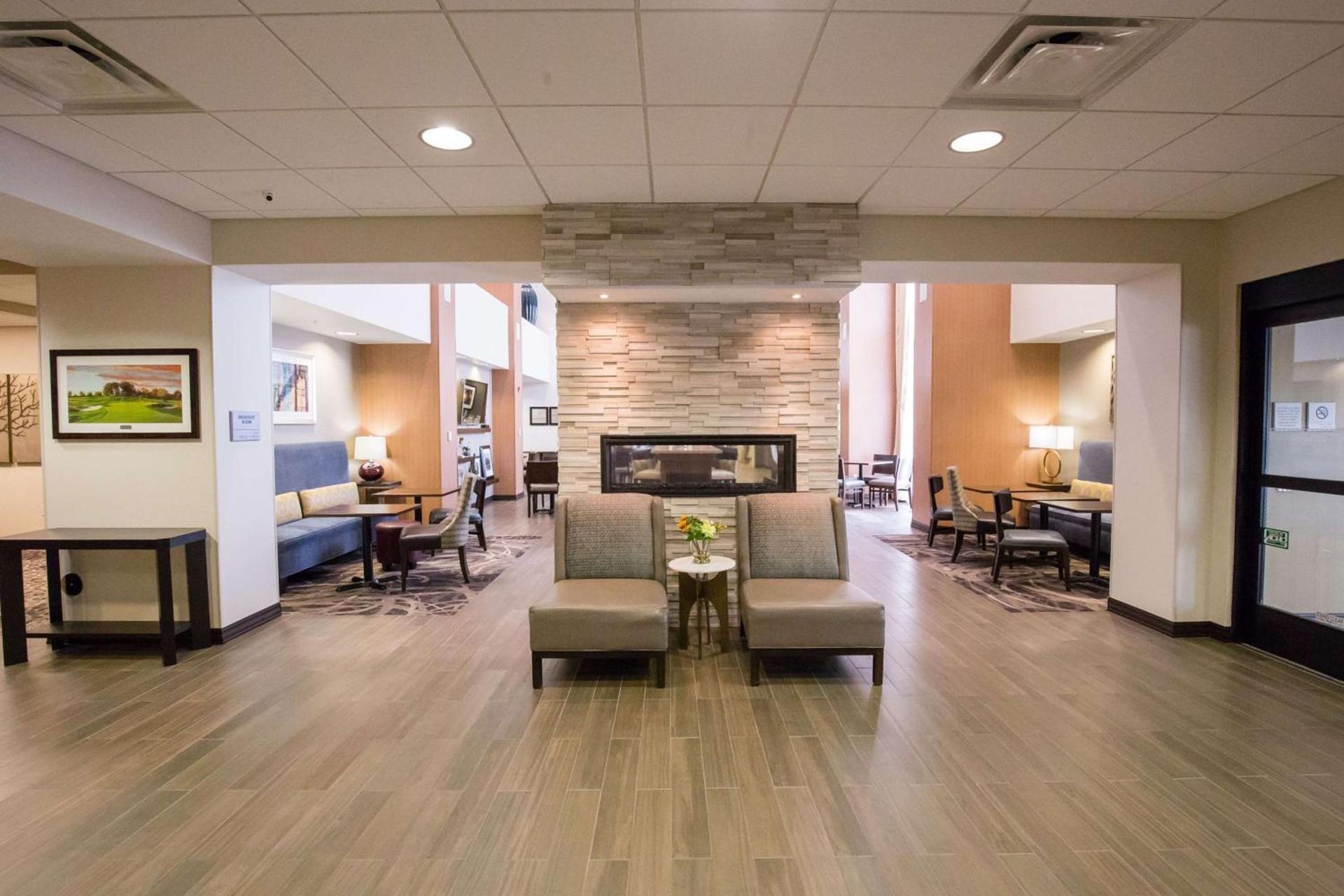 Hampton Inn & Suites - Pittsburgh/Harmarville, PA photo 10
