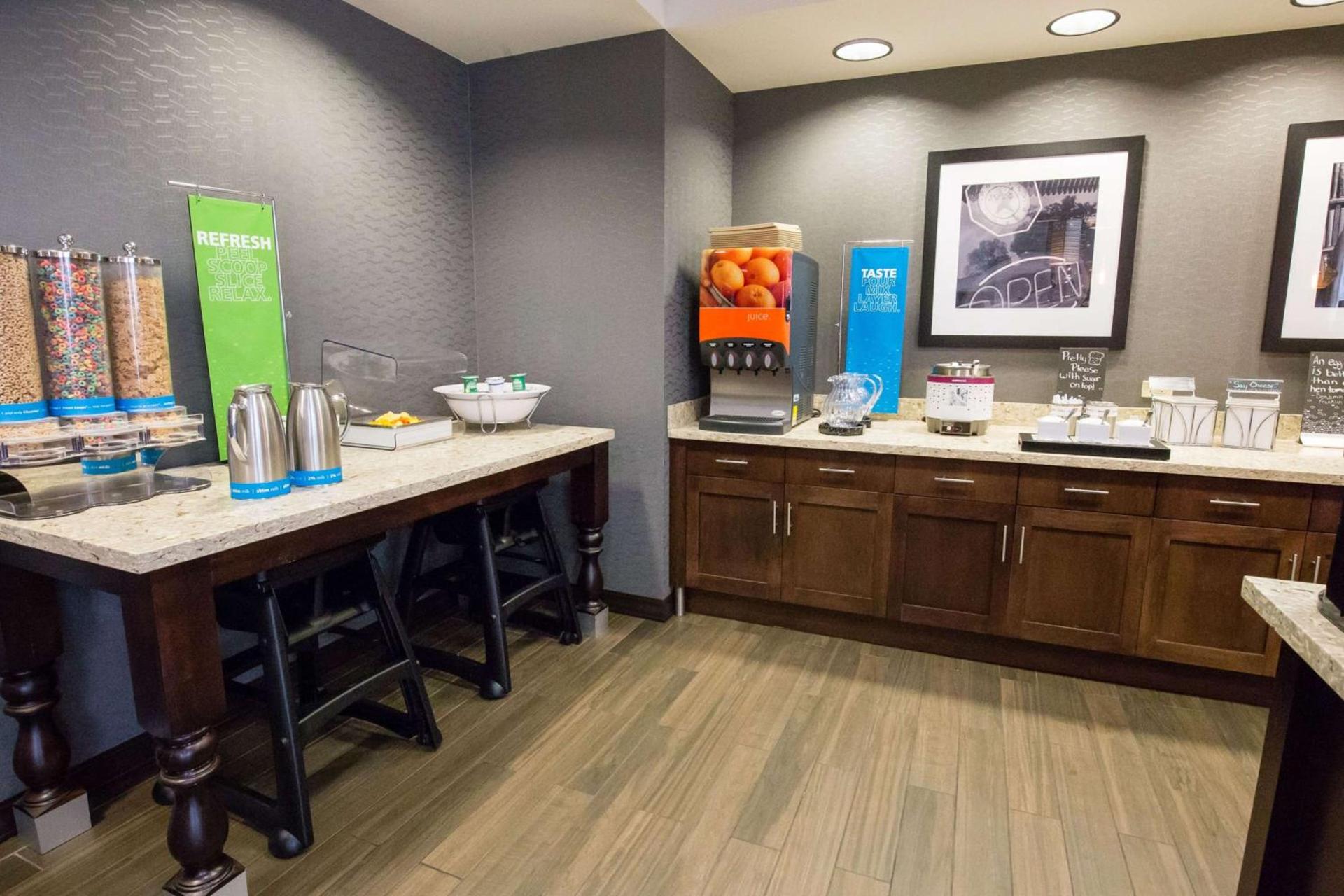 Hampton Inn & Suites - Pittsburgh/Harmarville, PA photo 13