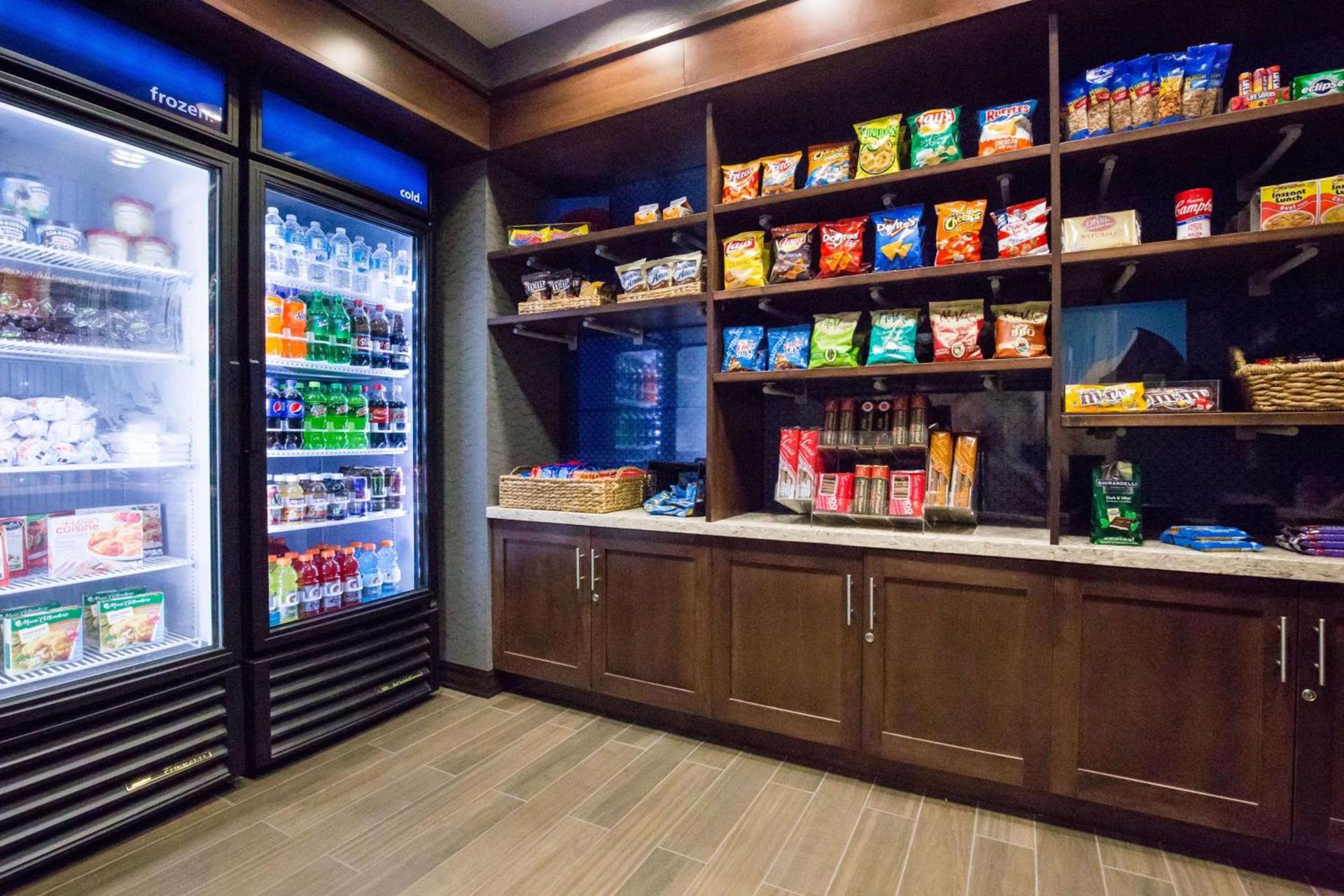 Hampton Inn & Suites - Pittsburgh/Harmarville, PA photo 16