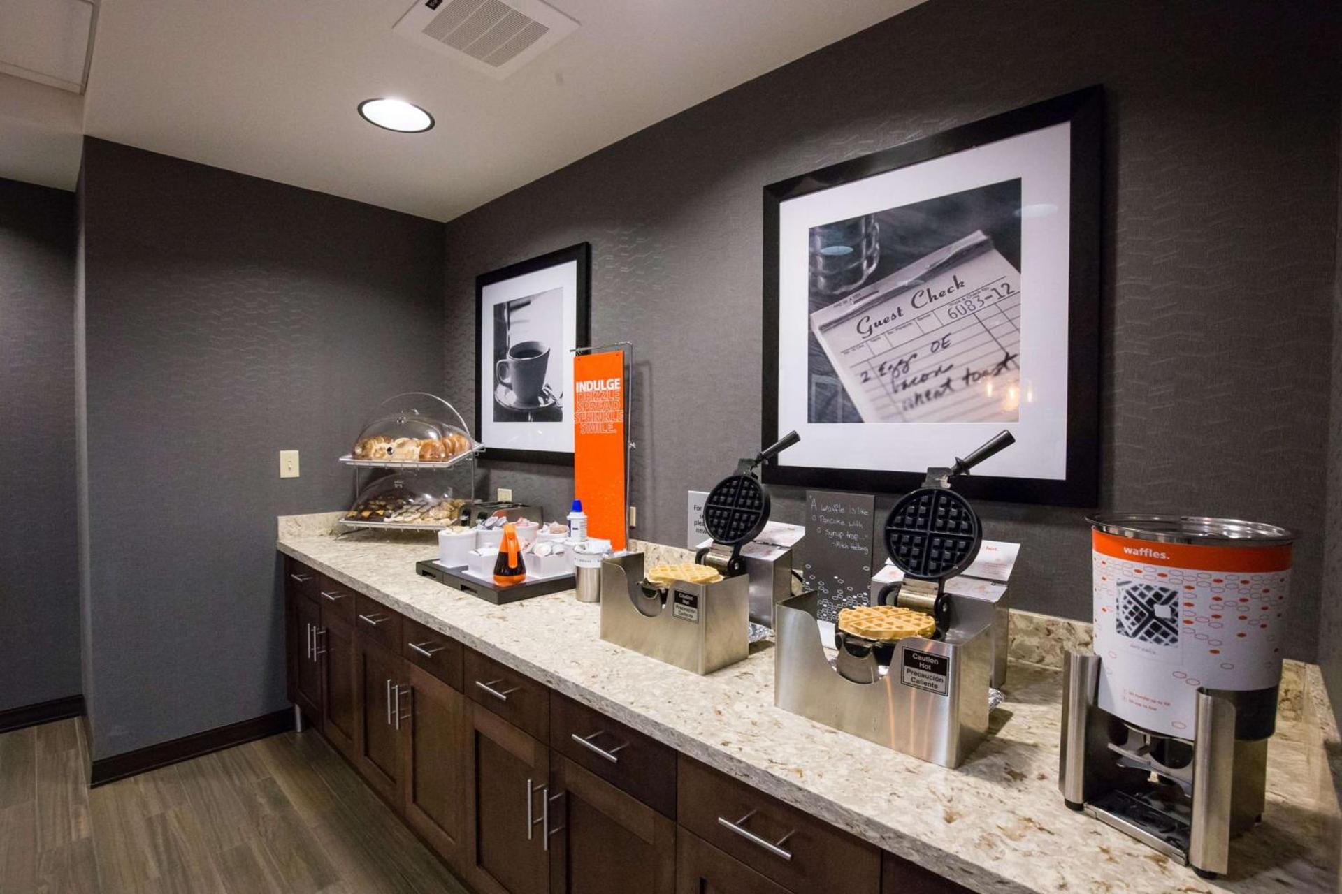 Hampton Inn & Suites - Pittsburgh/Harmarville, PA photo 21