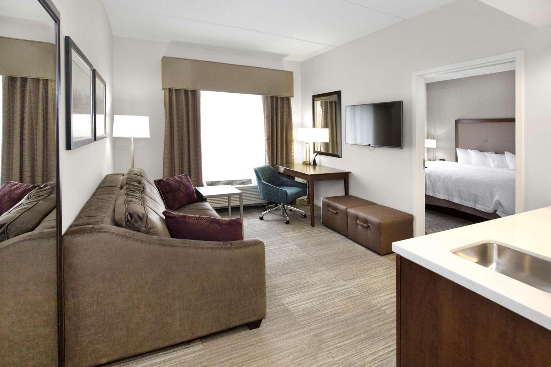 Hampton Inn & Suites - Pittsburgh/Harmarville, PA photo 24