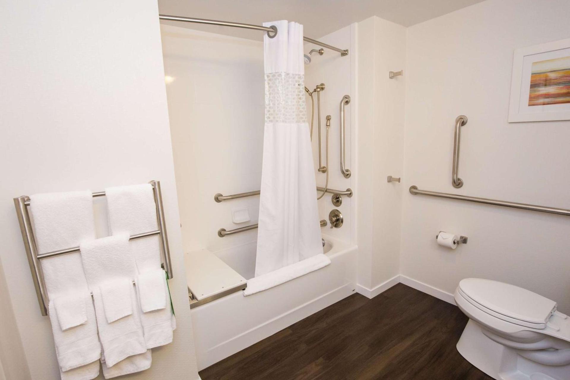 Hampton Inn & Suites - Pittsburgh/Harmarville, PA photo 40