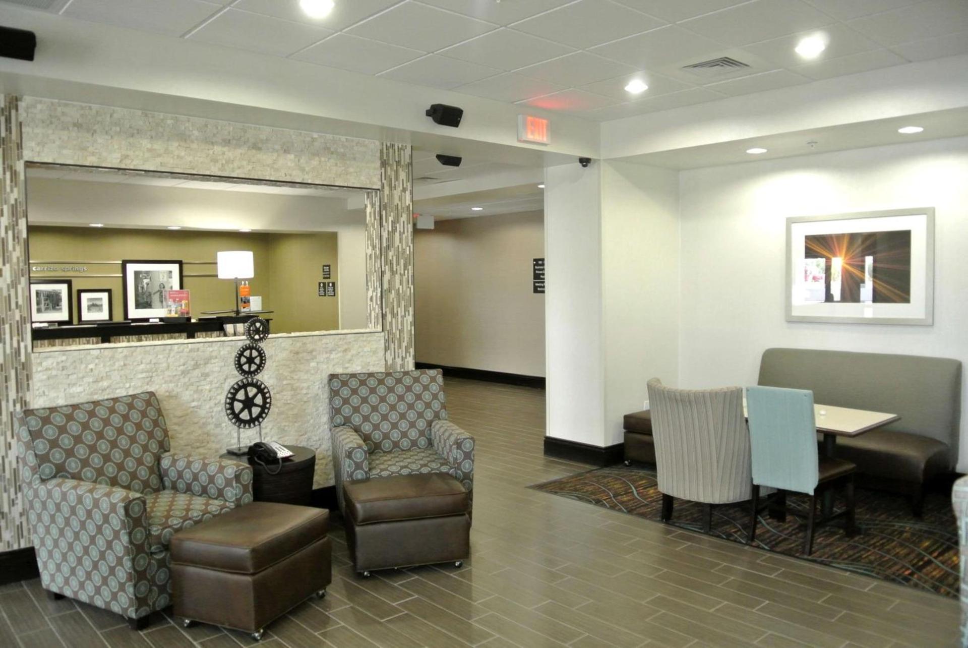 Hampton Inn Carrizo Springs photo 2