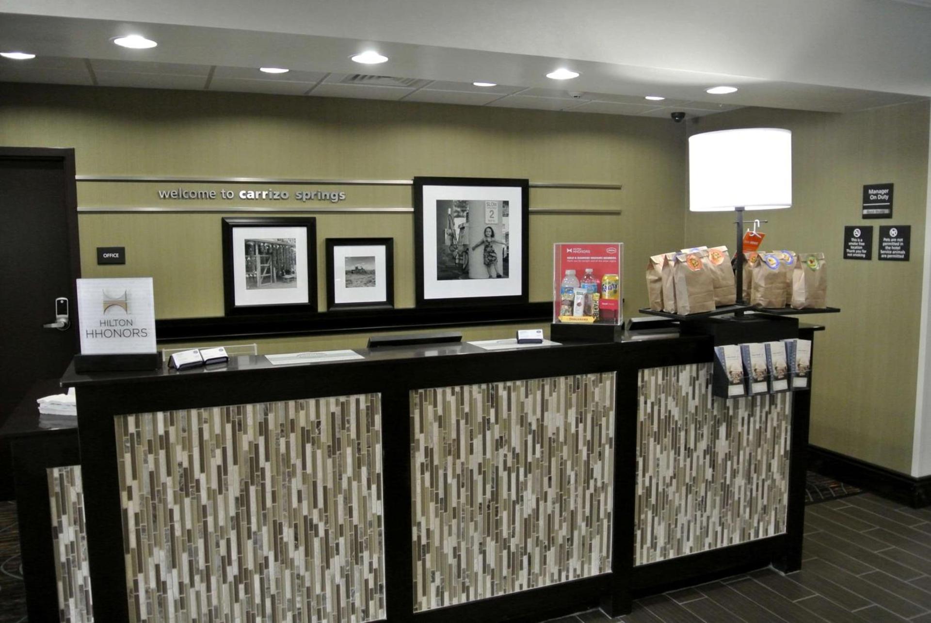 Hampton Inn Carrizo Springs photo 5