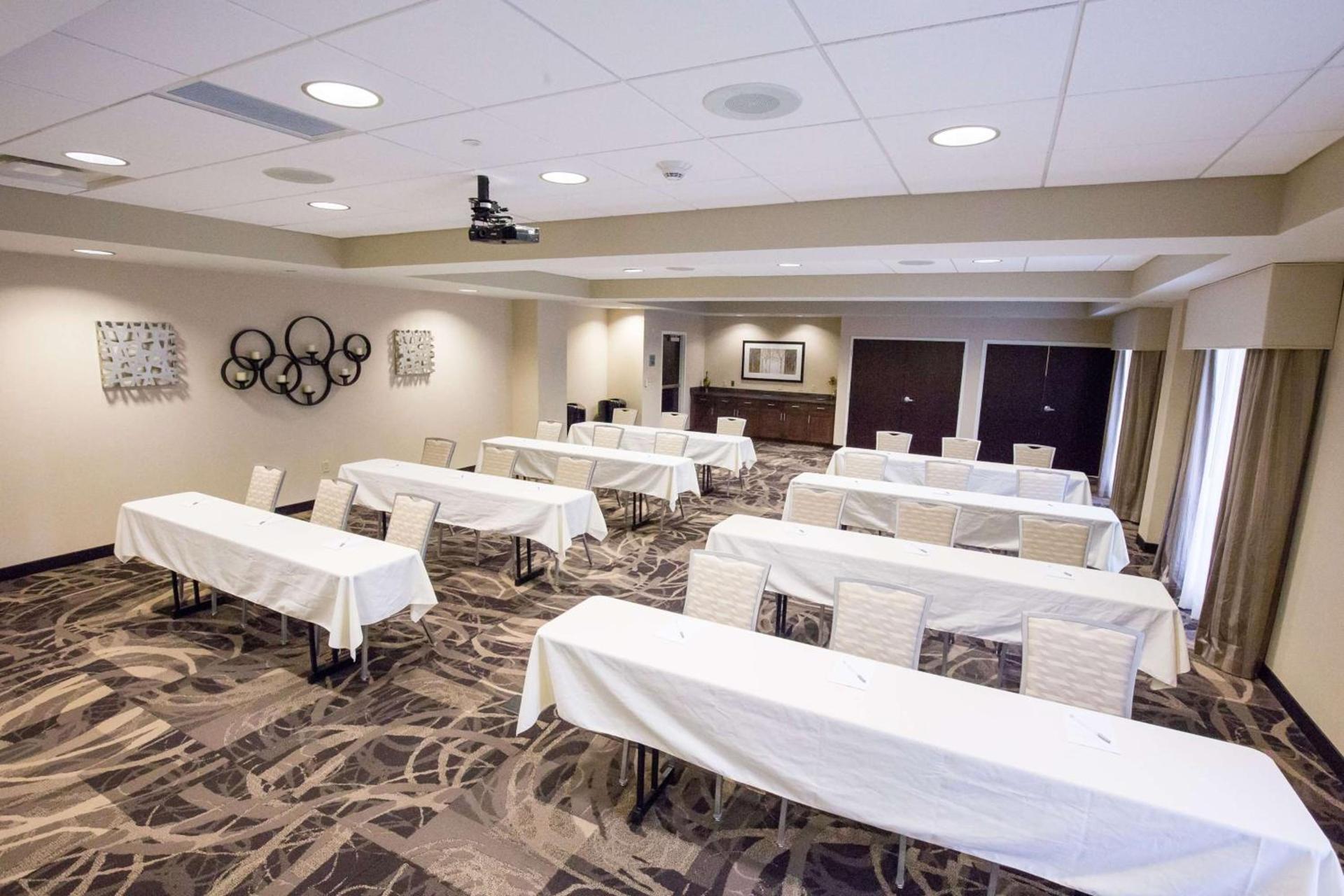Hampton Inn & Suites - Pittsburgh/Harmarville, PA photo 51