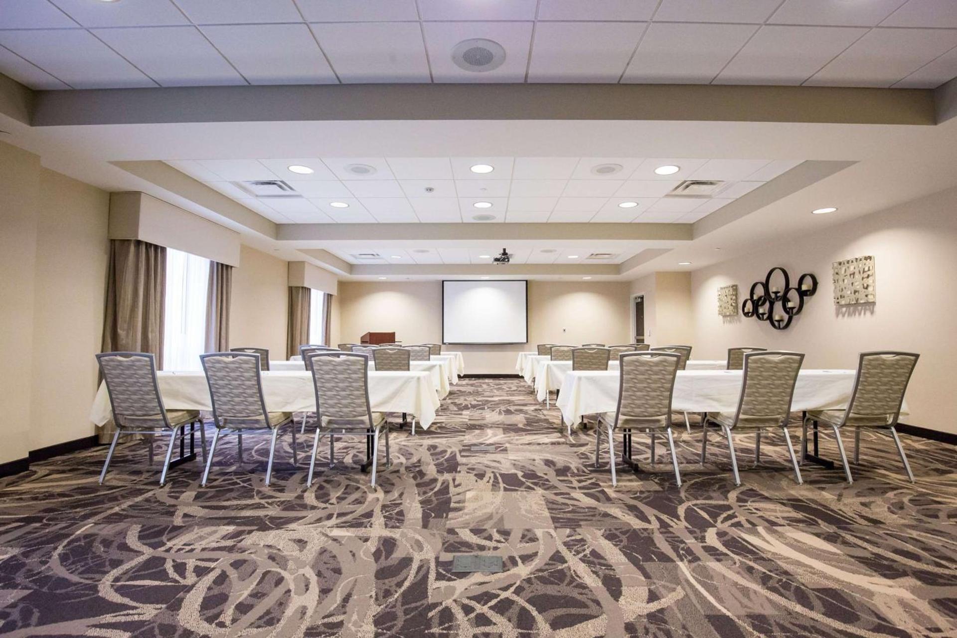 Hampton Inn & Suites - Pittsburgh/Harmarville, PA photo 54