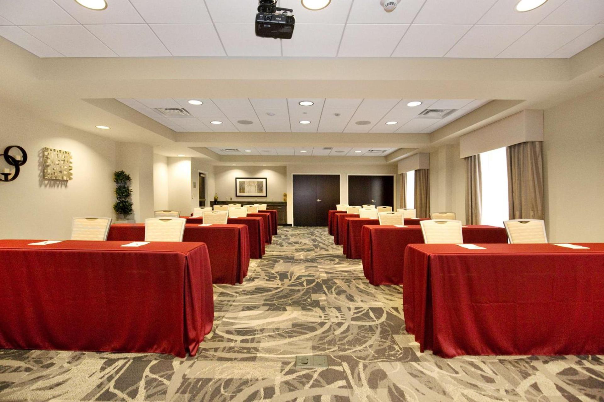 Hampton Inn & Suites - Pittsburgh/Harmarville, PA photo 55