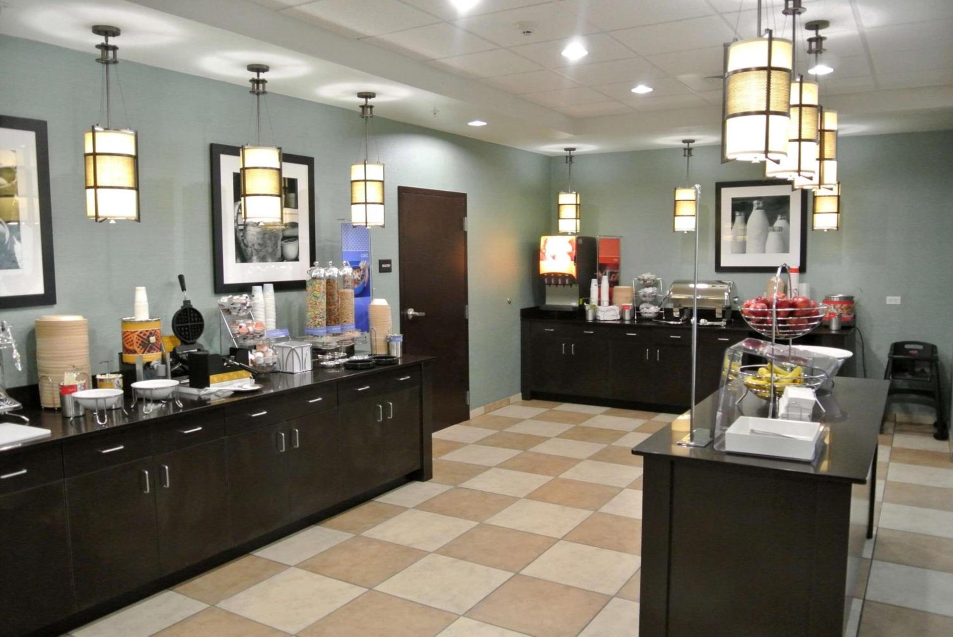 Hampton Inn Carrizo Springs photo 11