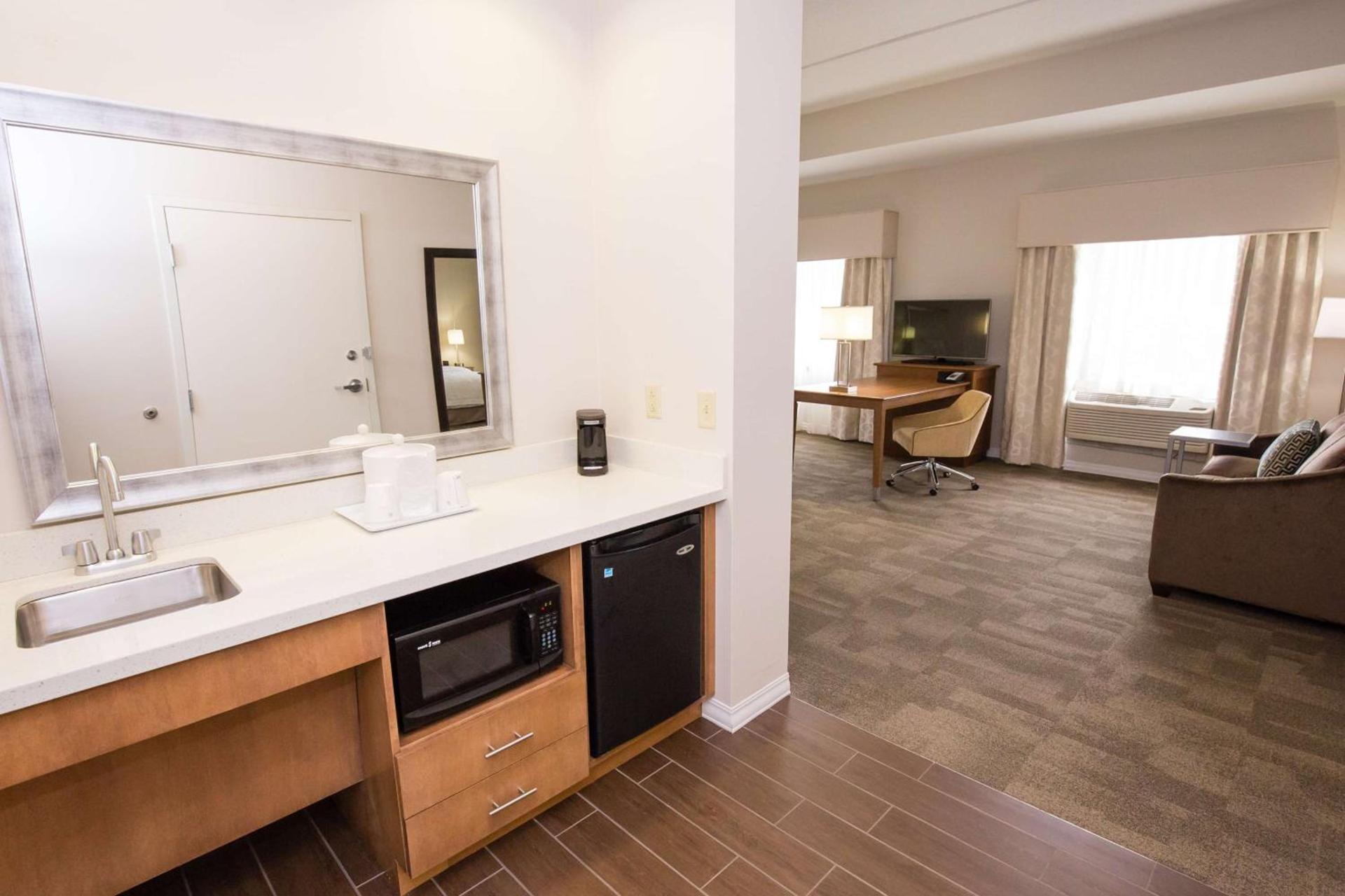 Hampton Inn & Suites - Pittsburgh/Harmarville, PA photo 60