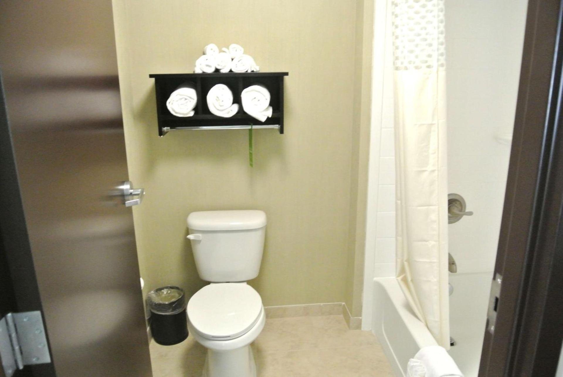 Hampton Inn Carrizo Springs photo 16
