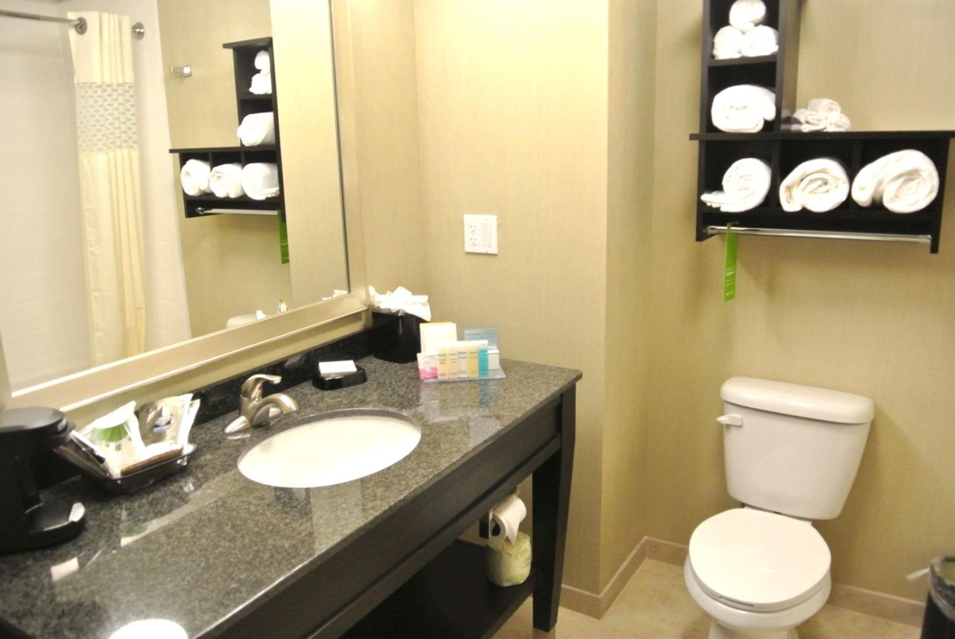 Hampton Inn Carrizo Springs photo 17