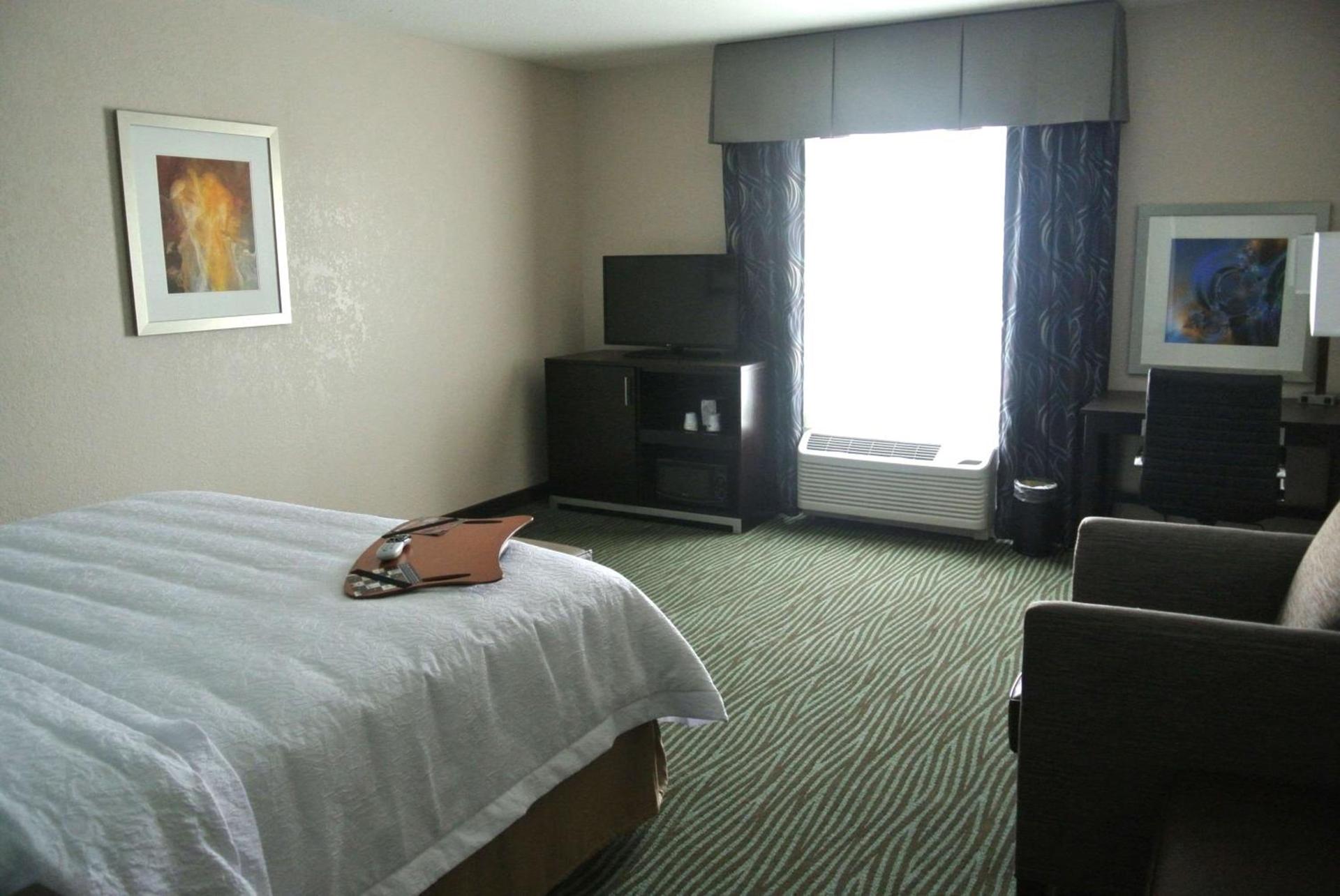 Hampton Inn Carrizo Springs photo 22