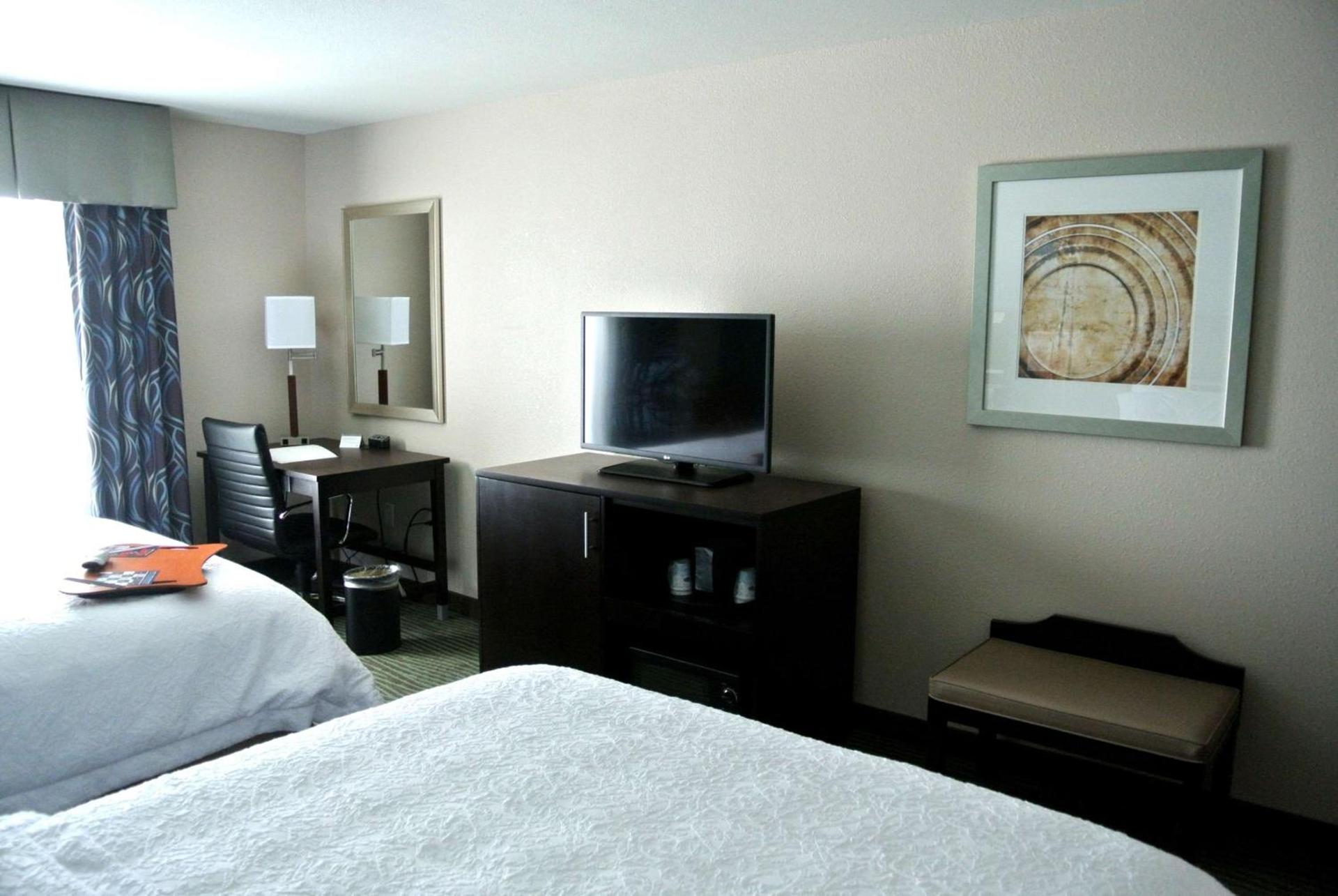 Hampton Inn Carrizo Springs photo 32