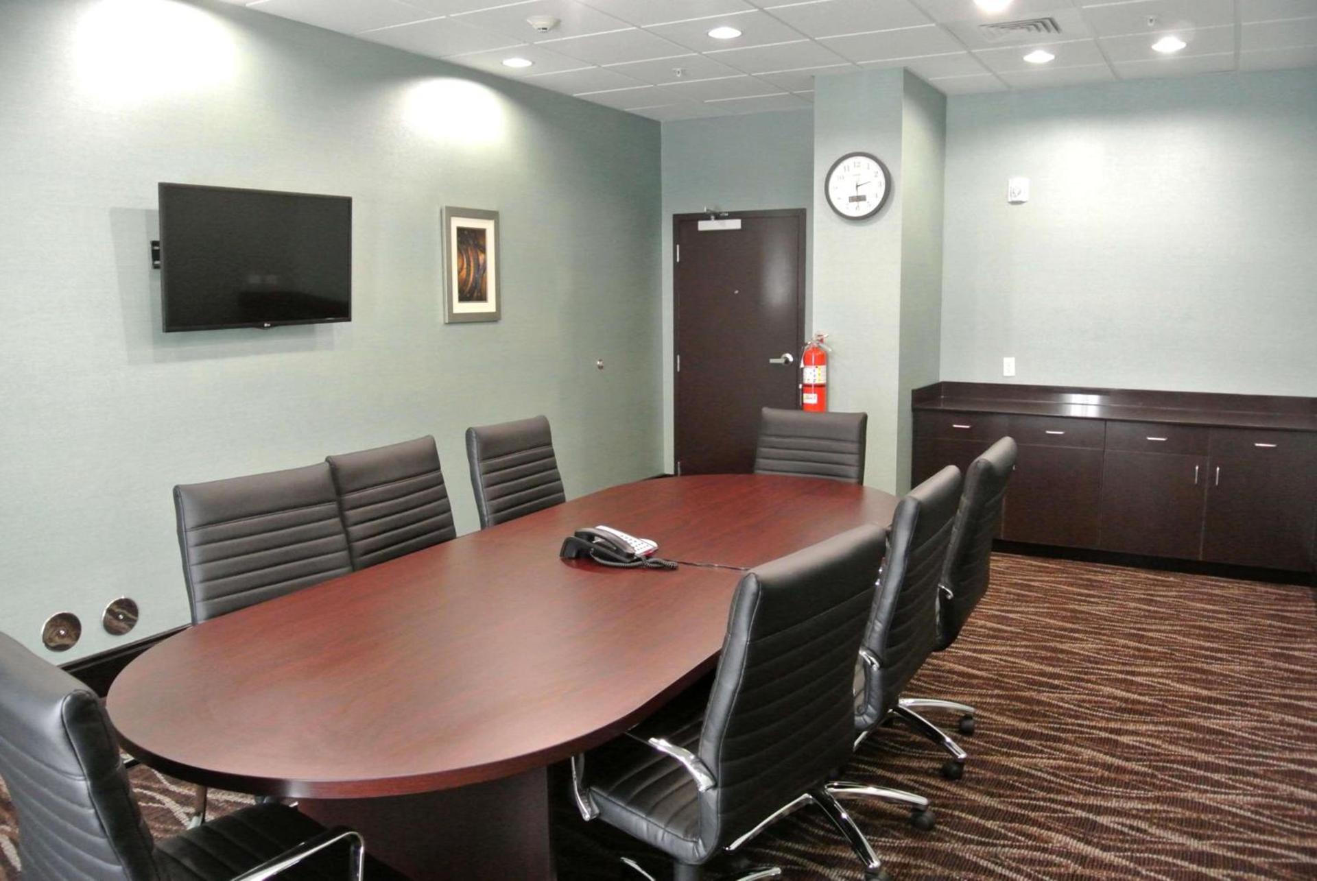 Hampton Inn Carrizo Springs photo 34