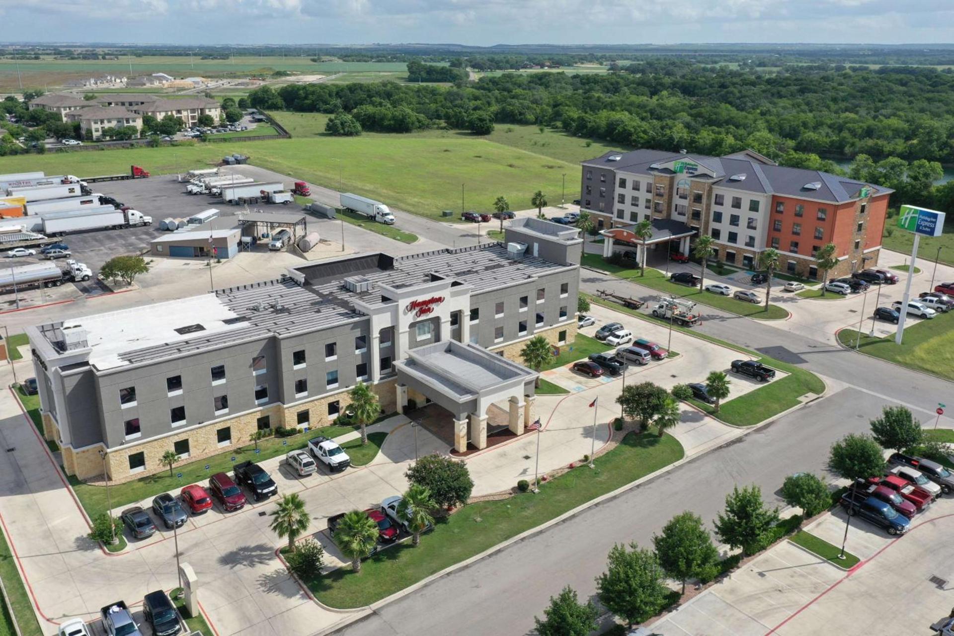 Hampton Inn Seguin photo 2