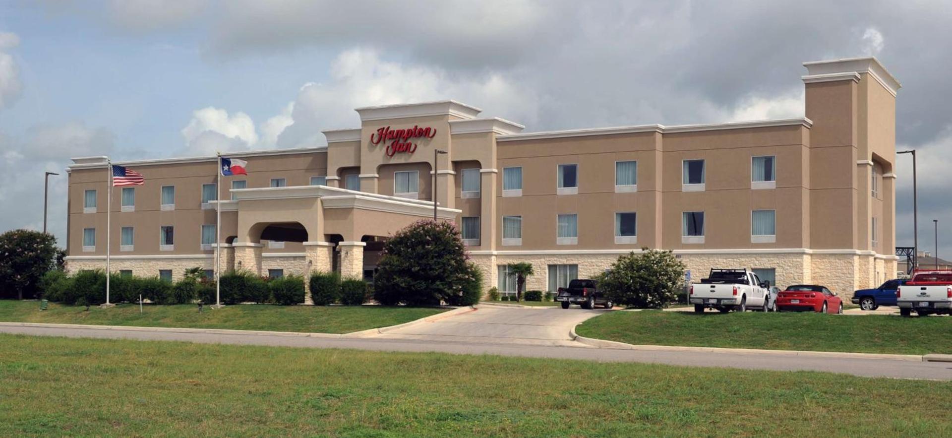 Hampton Inn Seguin photo 7