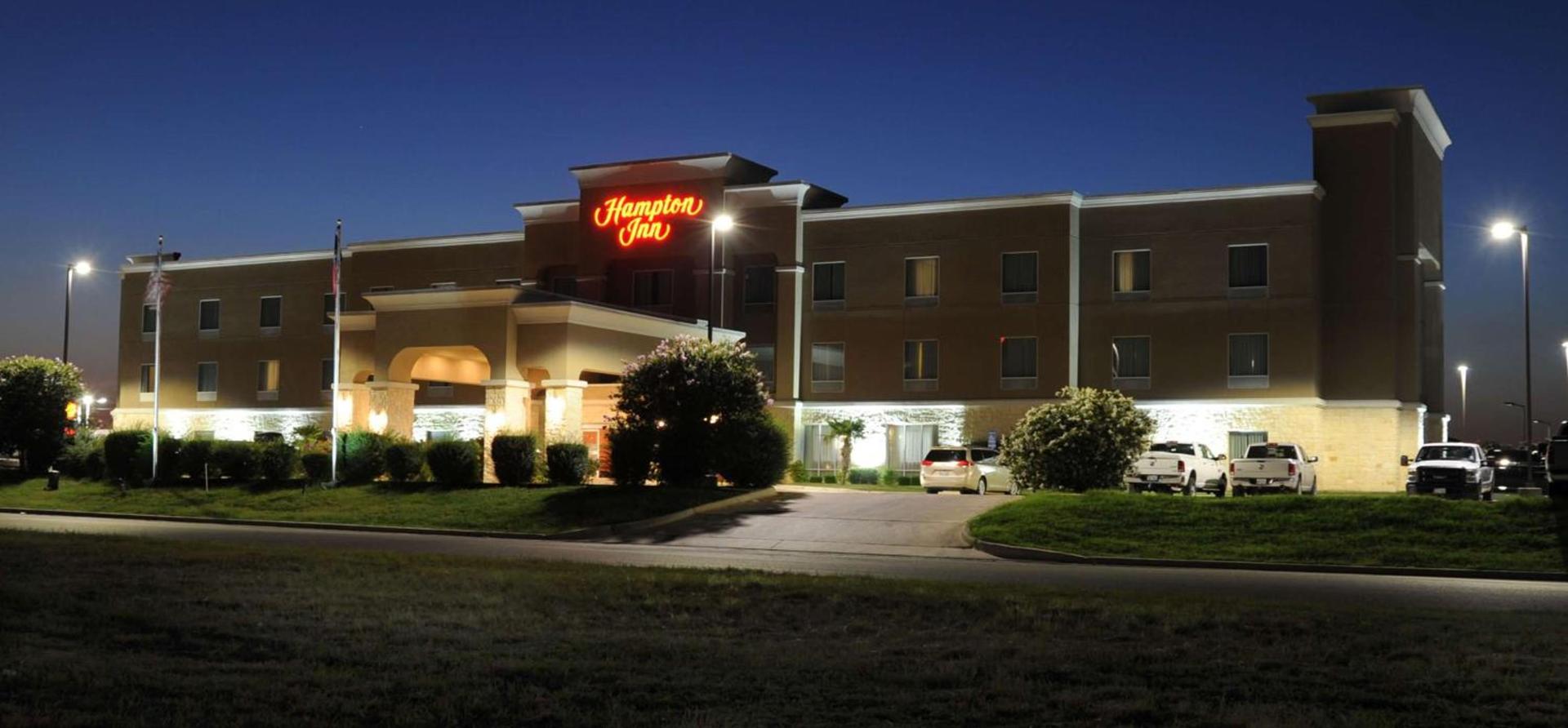 Hampton Inn Seguin photo 8