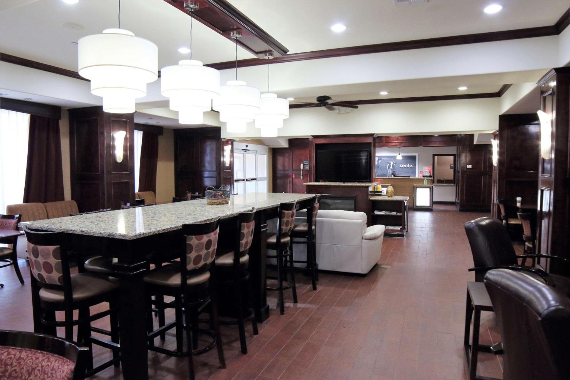 Hampton Inn Seguin photo 9