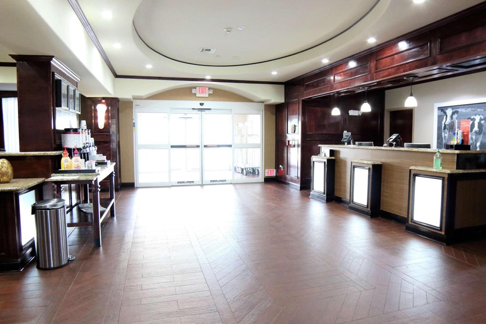 Hampton Inn Seguin photo 11