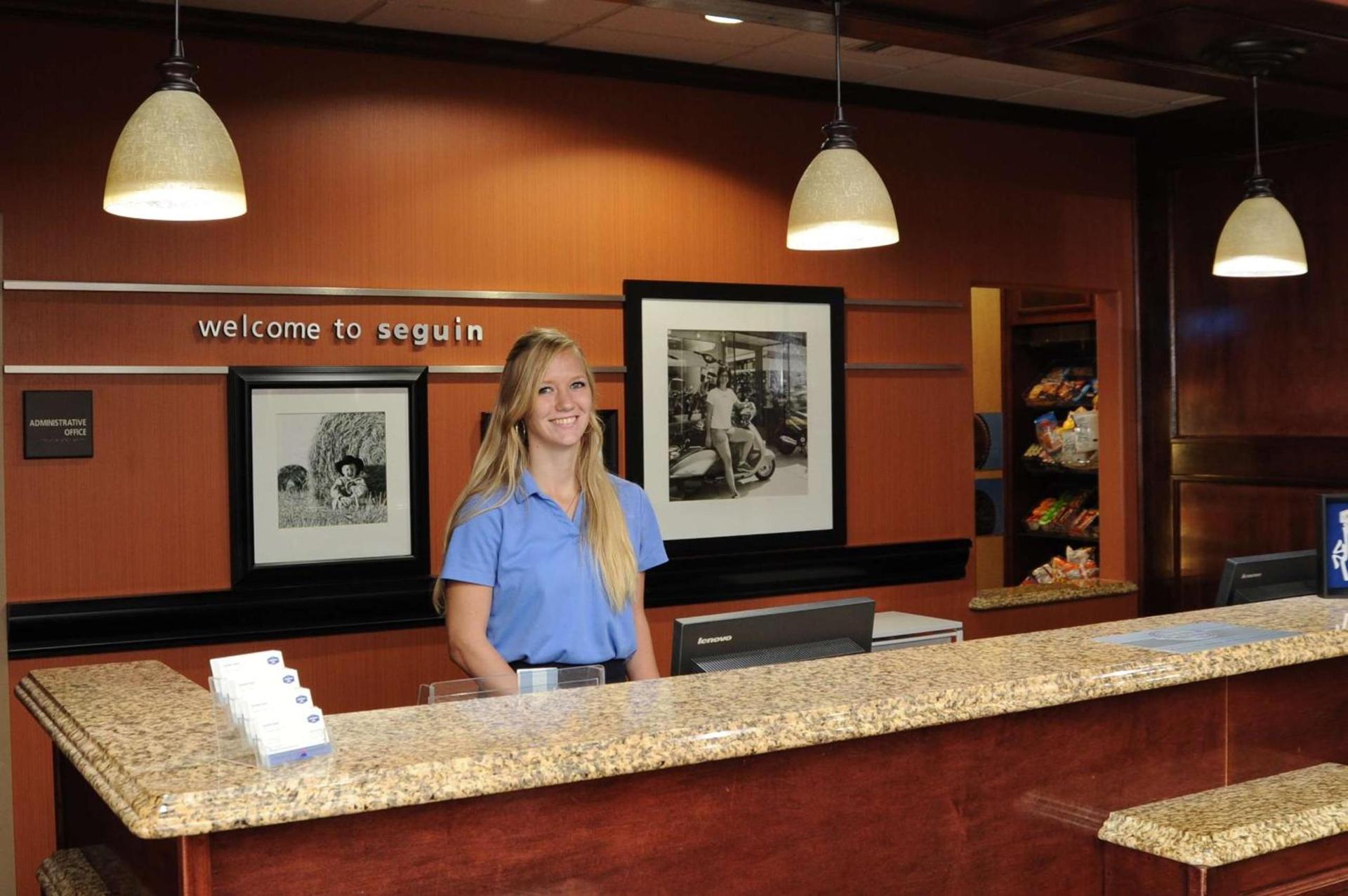 Hampton Inn Seguin photo 14