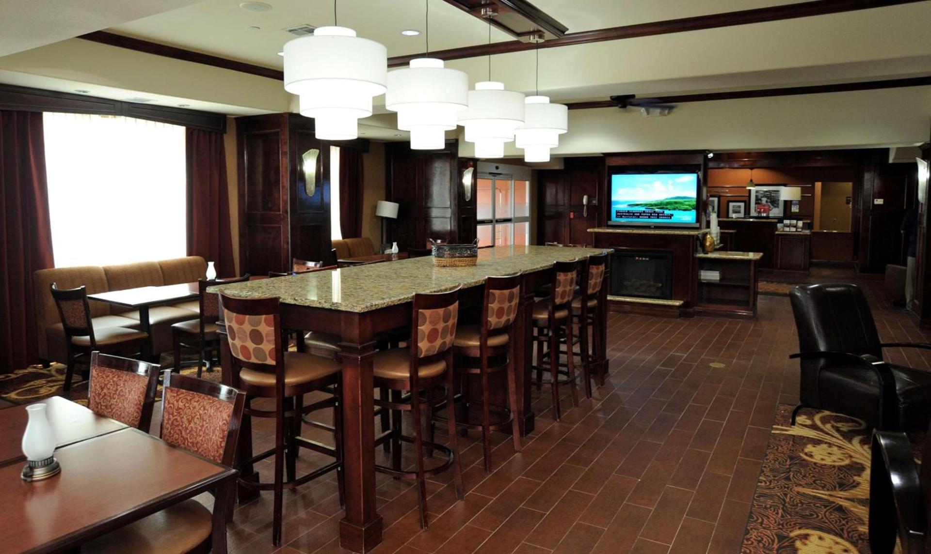 Hampton Inn Seguin photo 20