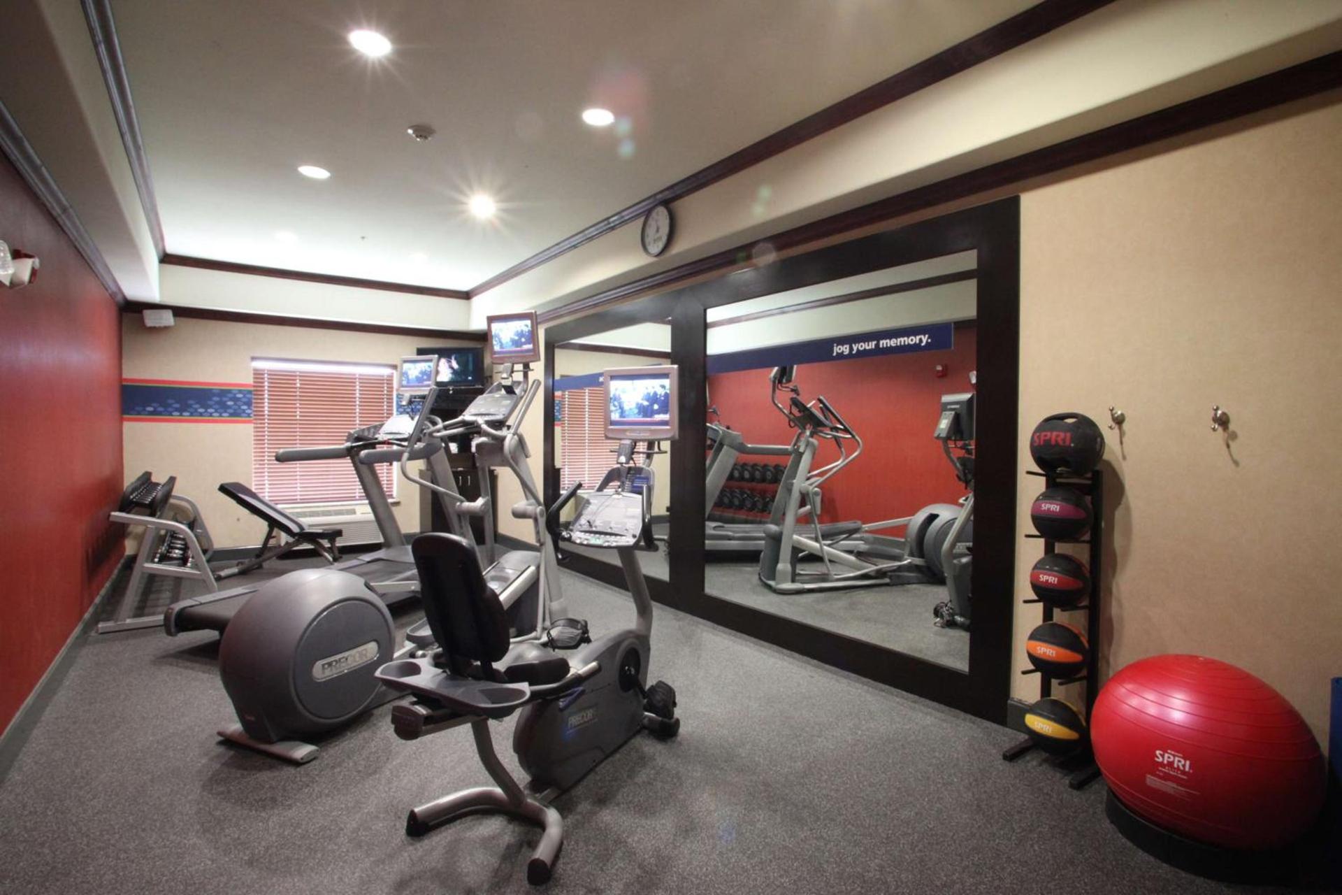 Hampton Inn Seguin photo 24
