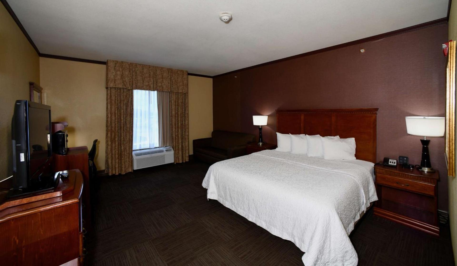 Hampton Inn Seguin photo 31