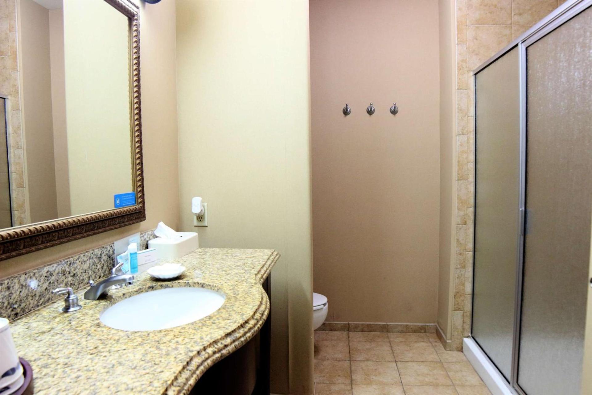Hampton Inn Seguin photo 46