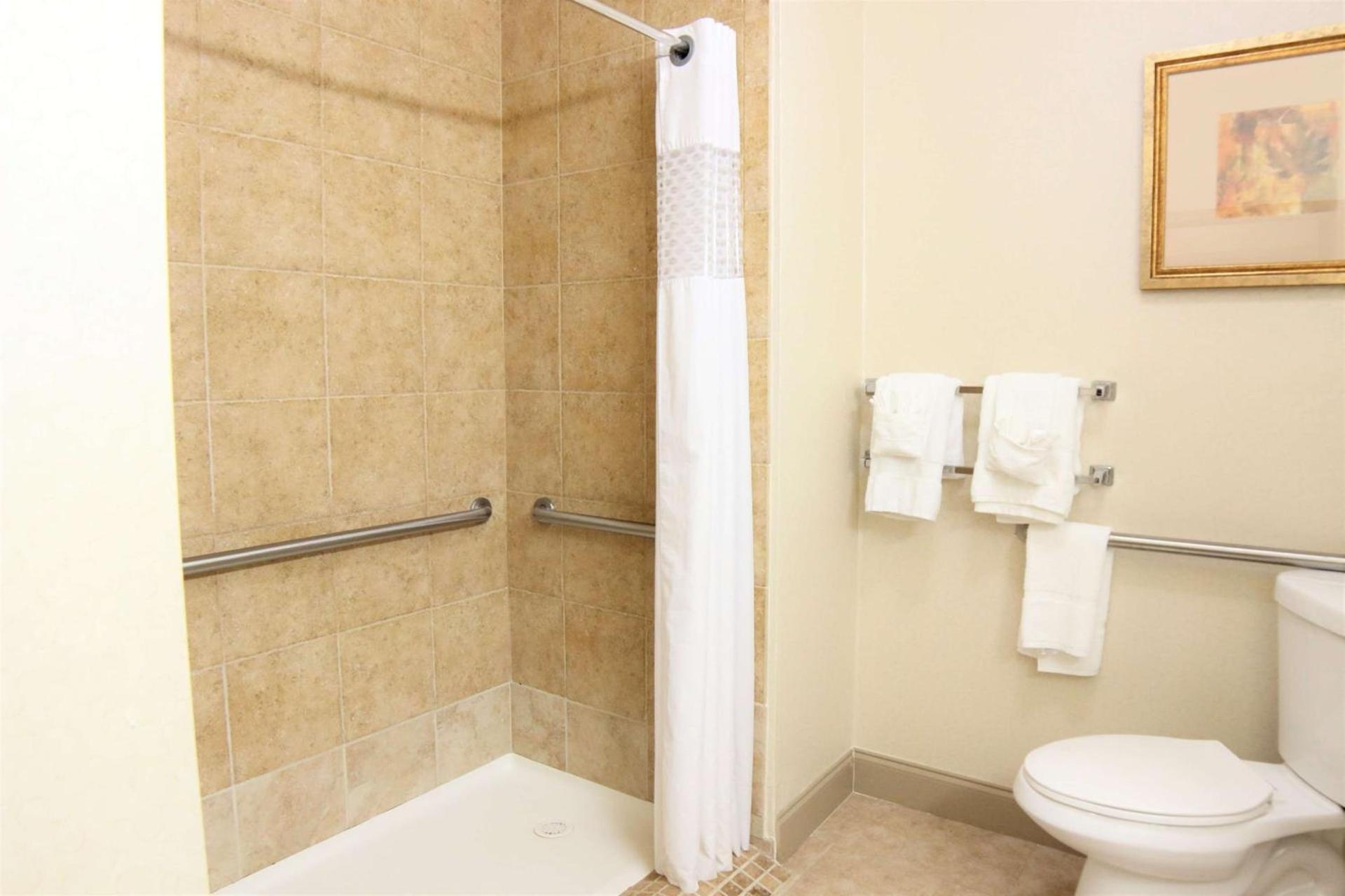 Hampton Inn Seguin photo 48