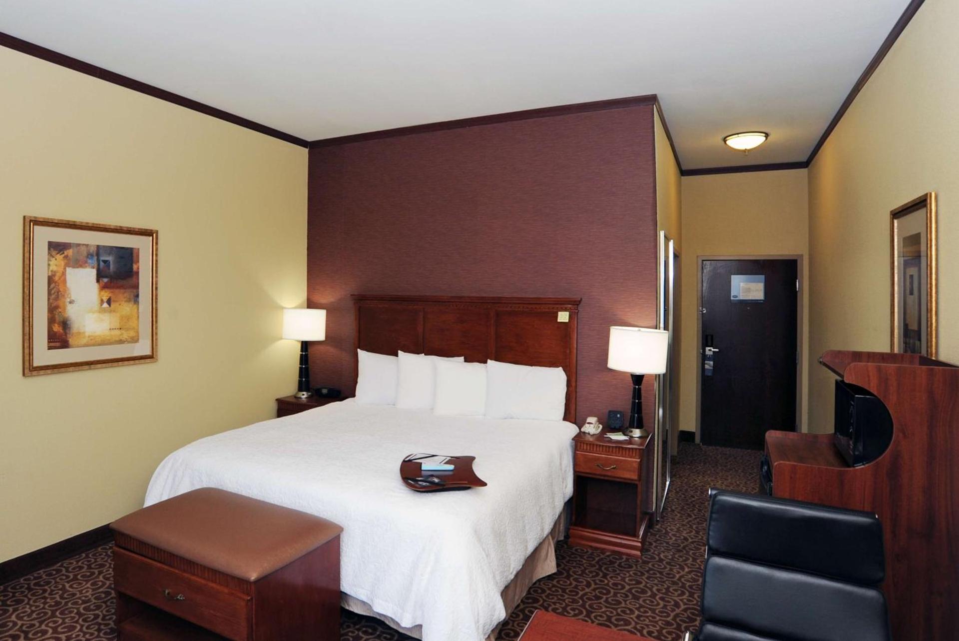 Hampton Inn Seguin photo 54