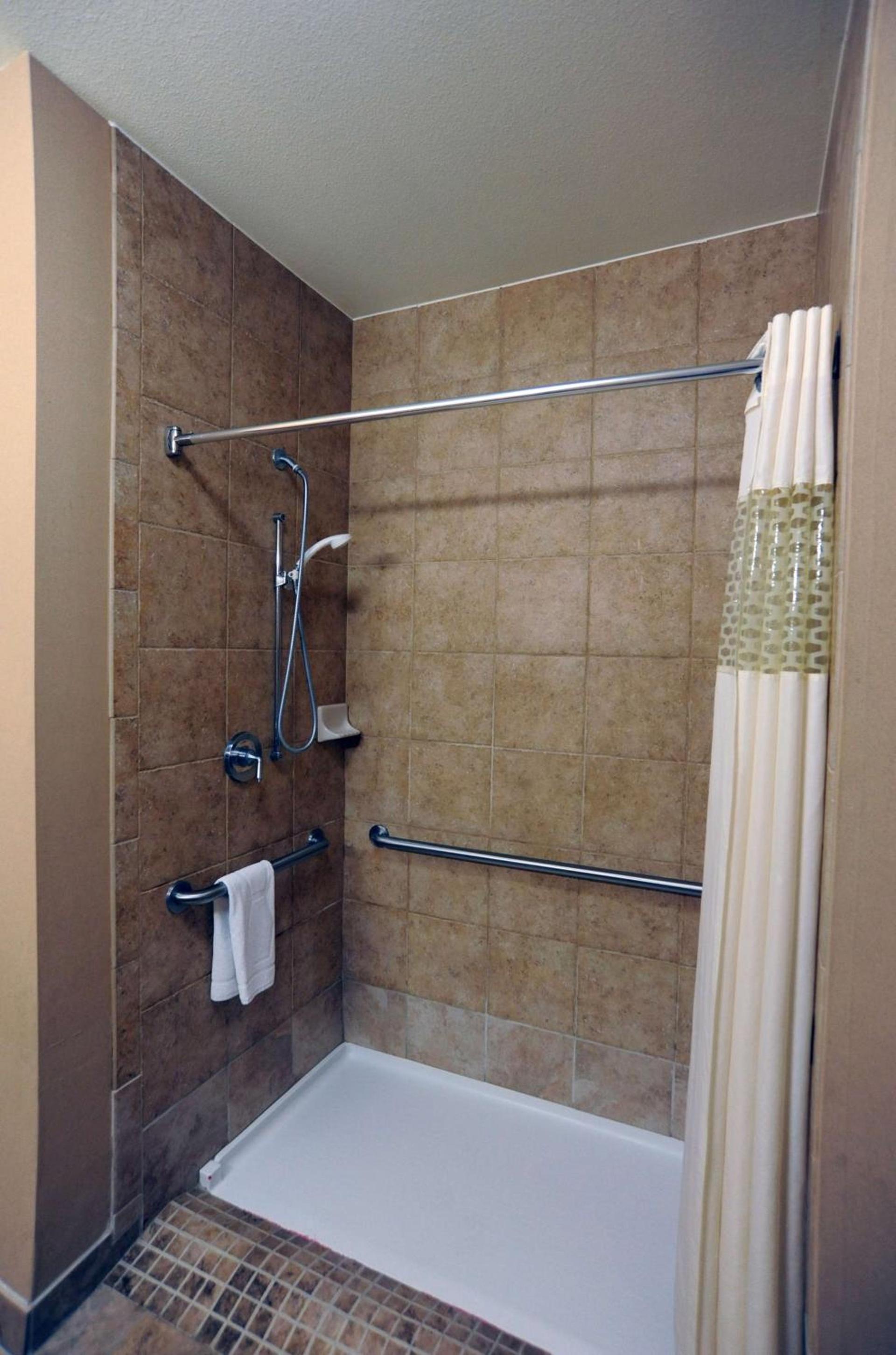 Hampton Inn Seguin photo 57