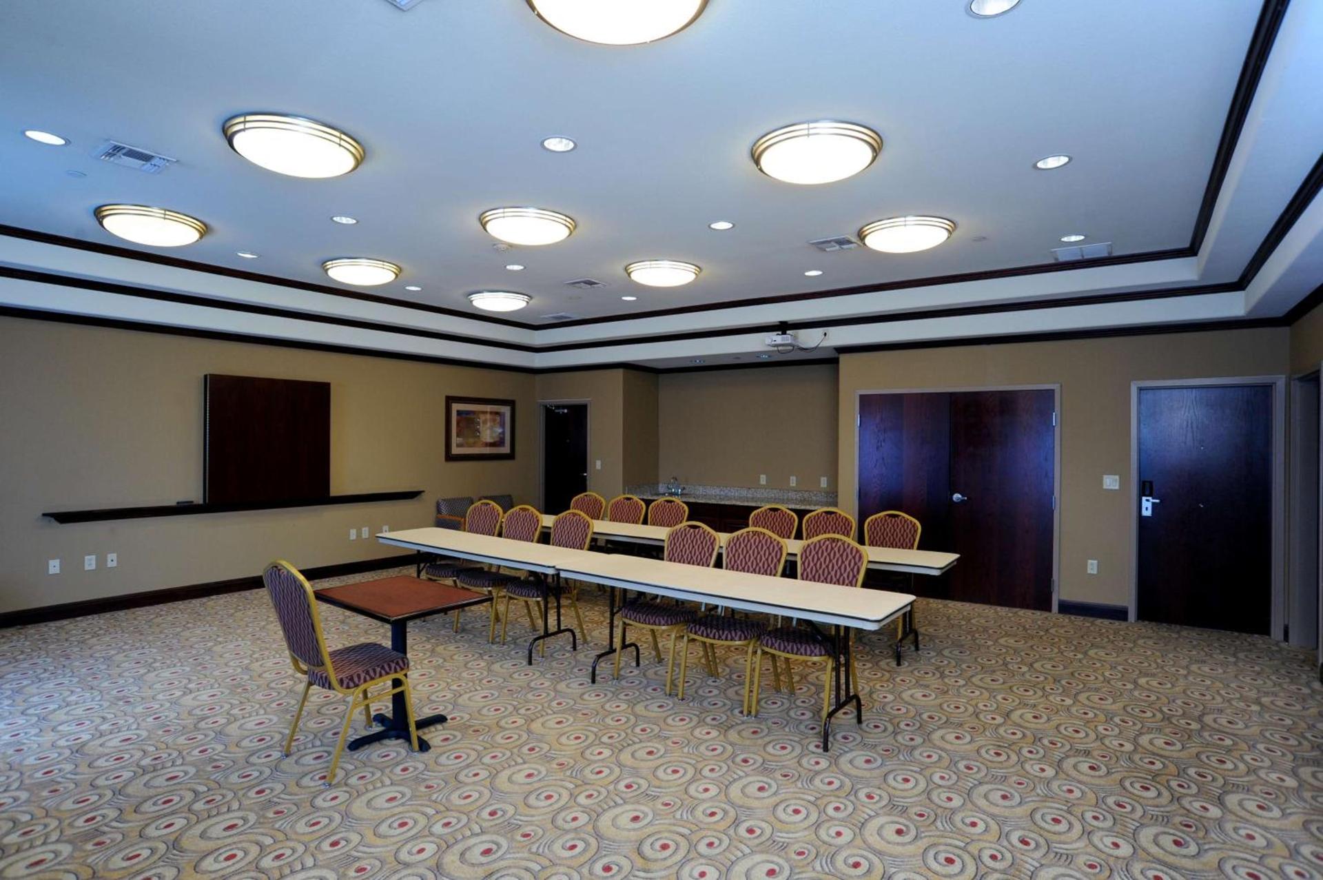 Hampton Inn Seguin photo 61
