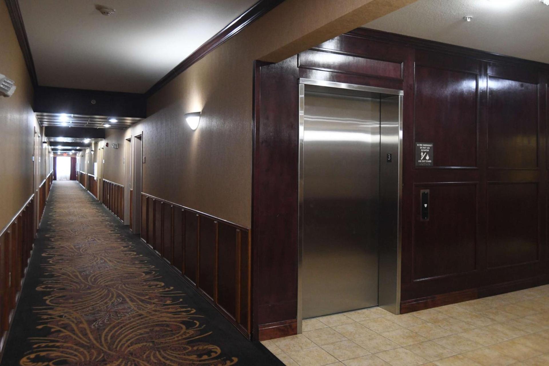 Hampton Inn Seguin photo 65