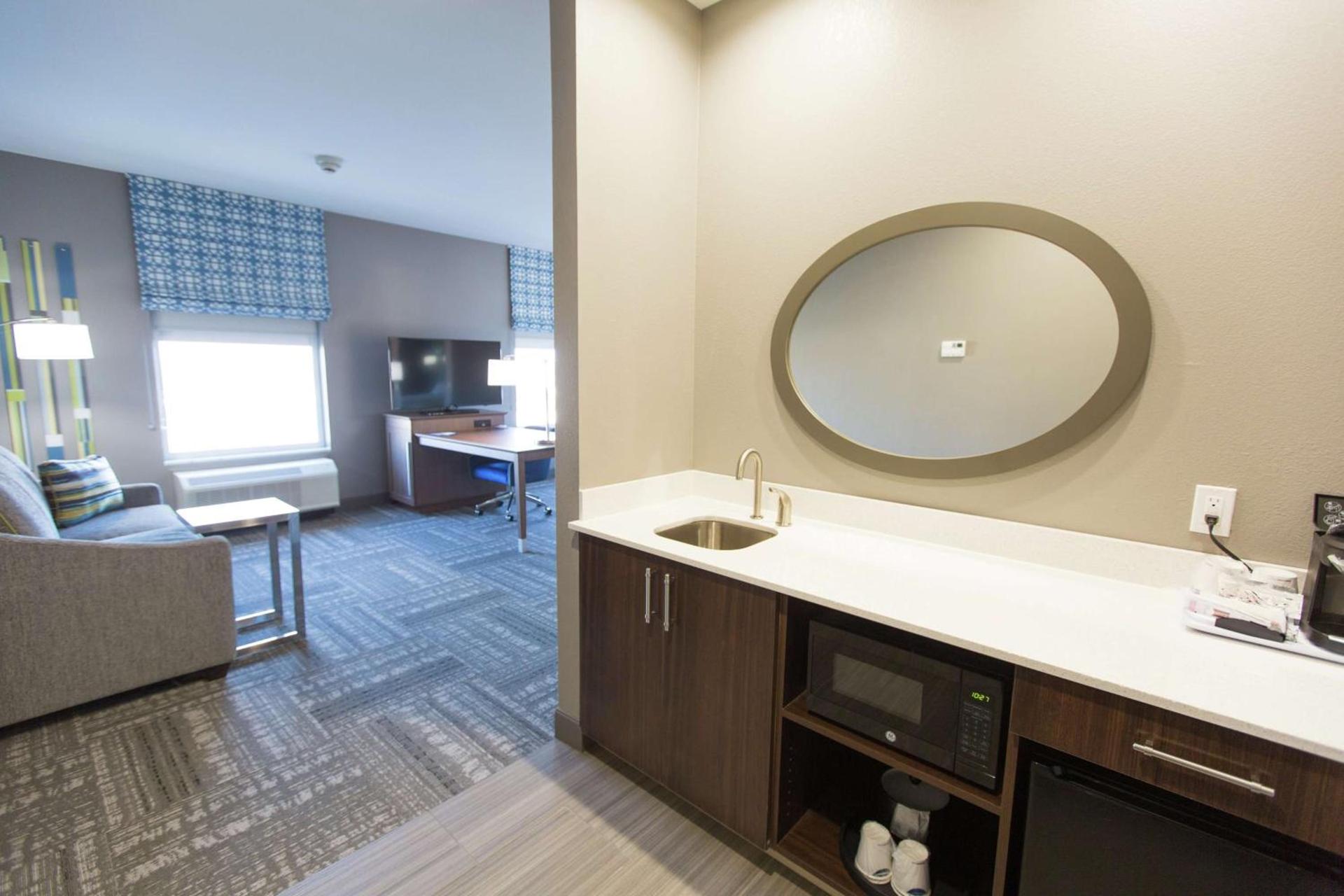 Hampton Inn & Suites Stroud photo 20