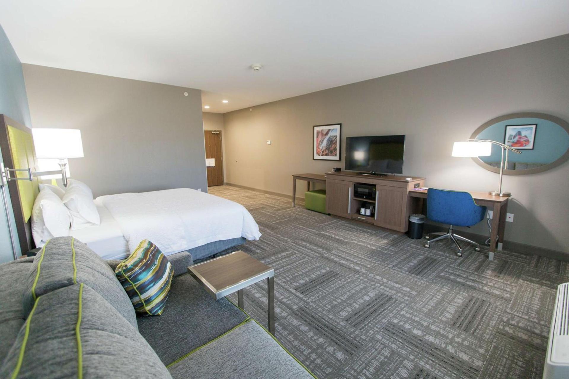 Hampton Inn & Suites Stroud photo 25