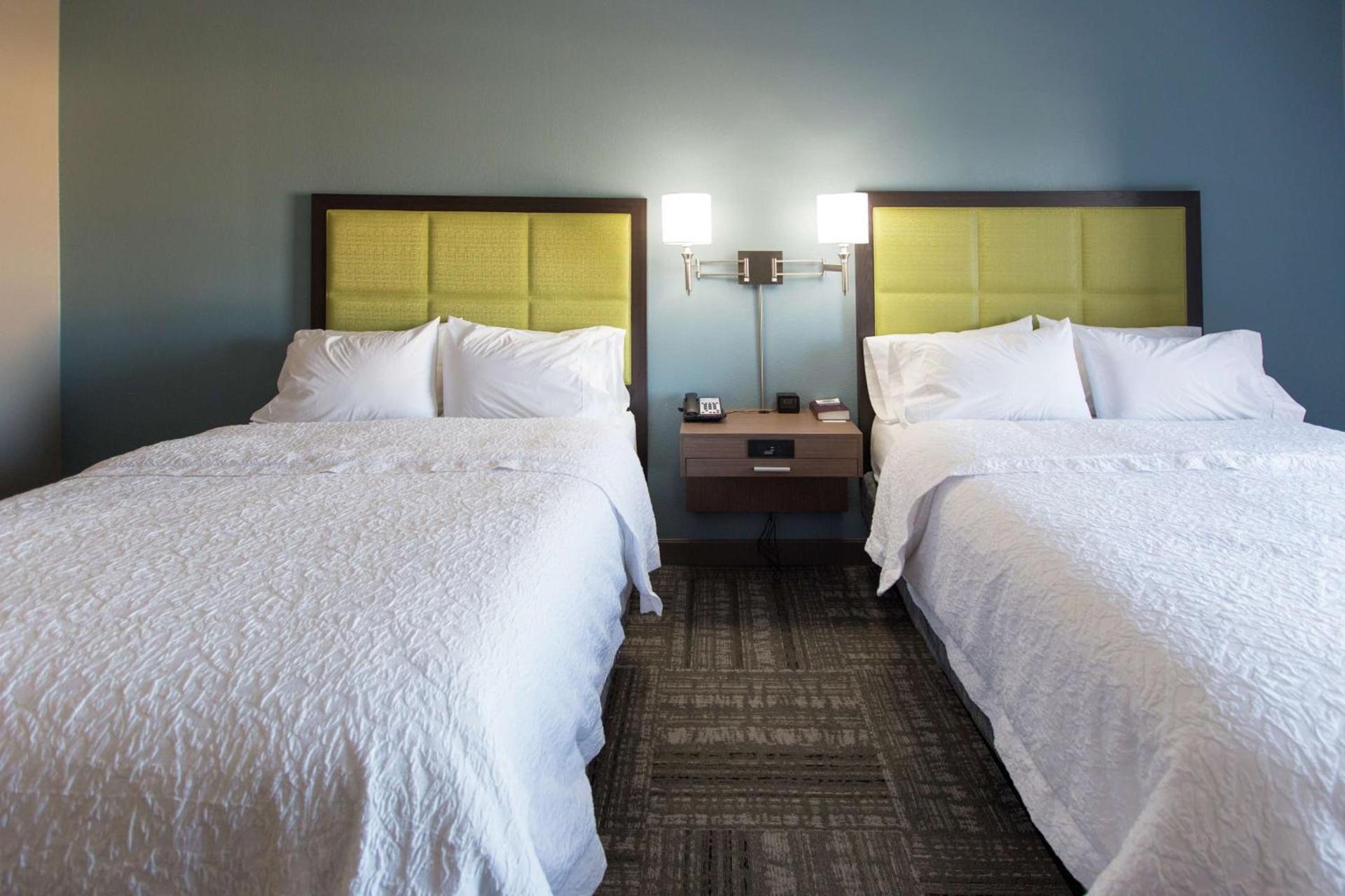 Hampton Inn & Suites Stroud photo 26