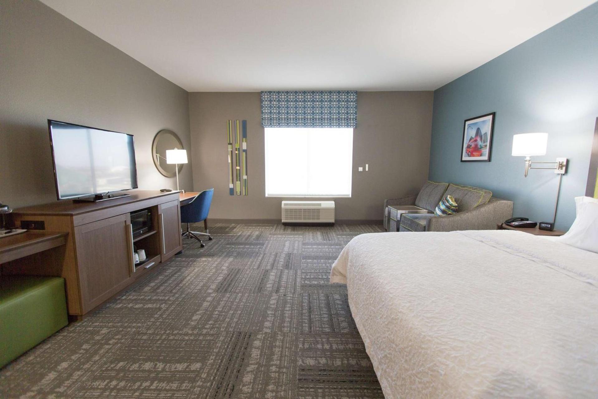 Hampton Inn & Suites Stroud photo 28