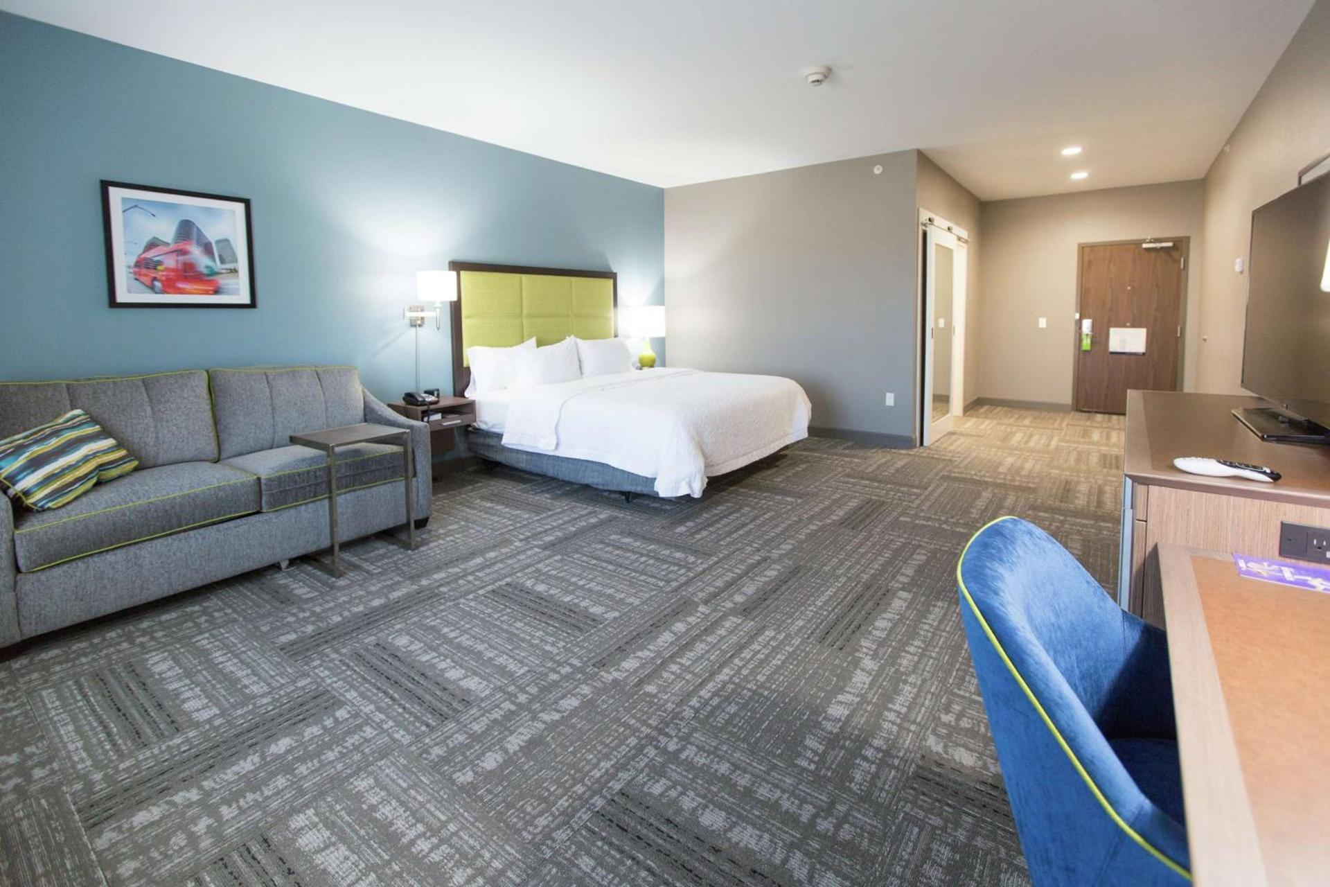 Hampton Inn & Suites Stroud photo 35