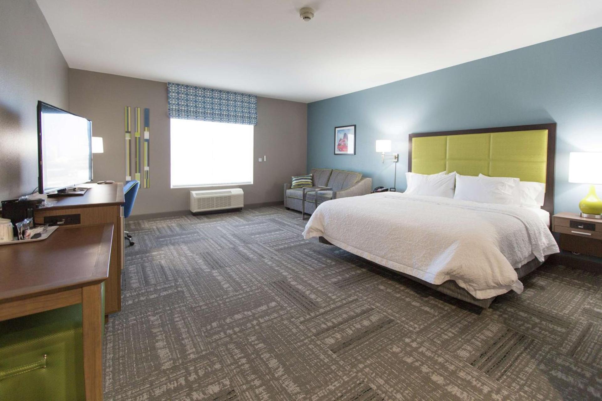 Hampton Inn & Suites Stroud photo 39