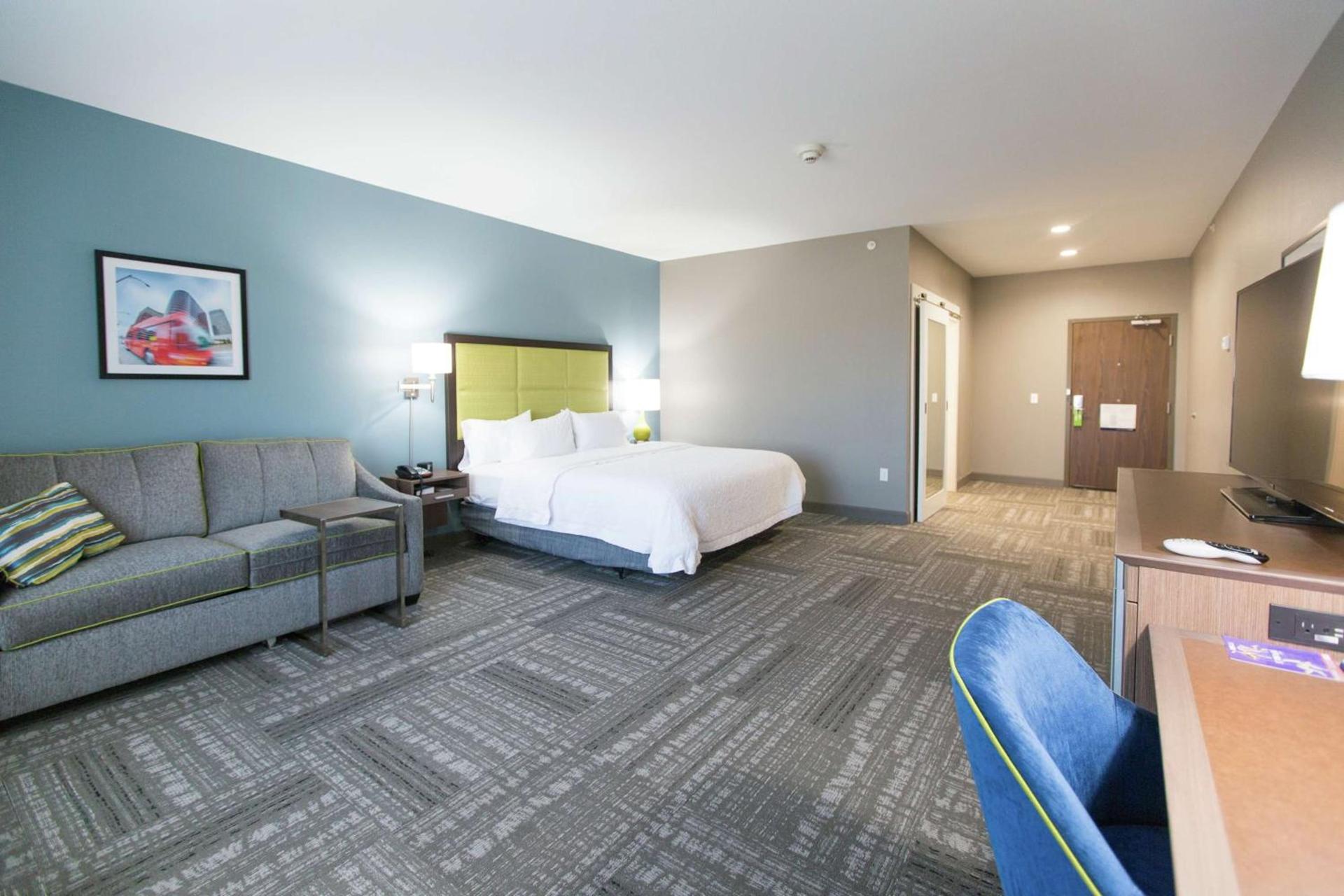 Hampton Inn & Suites Stroud photo 42