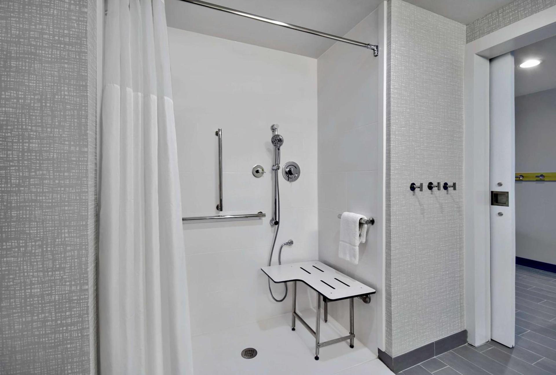 Hampton Inn Abingdon, Va photo 26