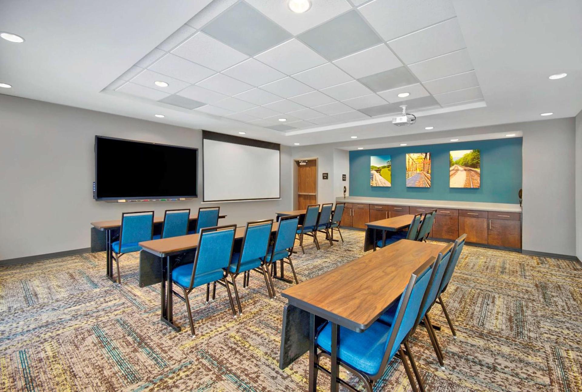 Hampton Inn Abingdon, Va photo 37