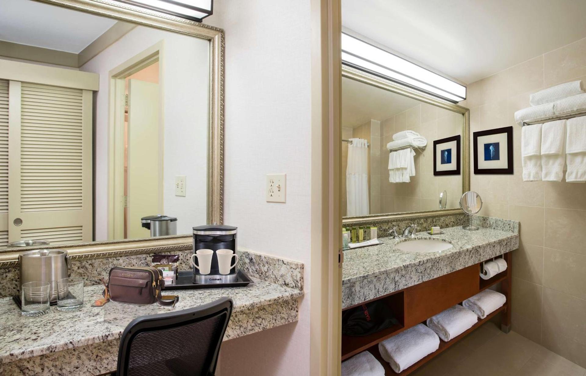 DoubleTree by Hilton Hotel Miami Airport & Convention Center photo 56