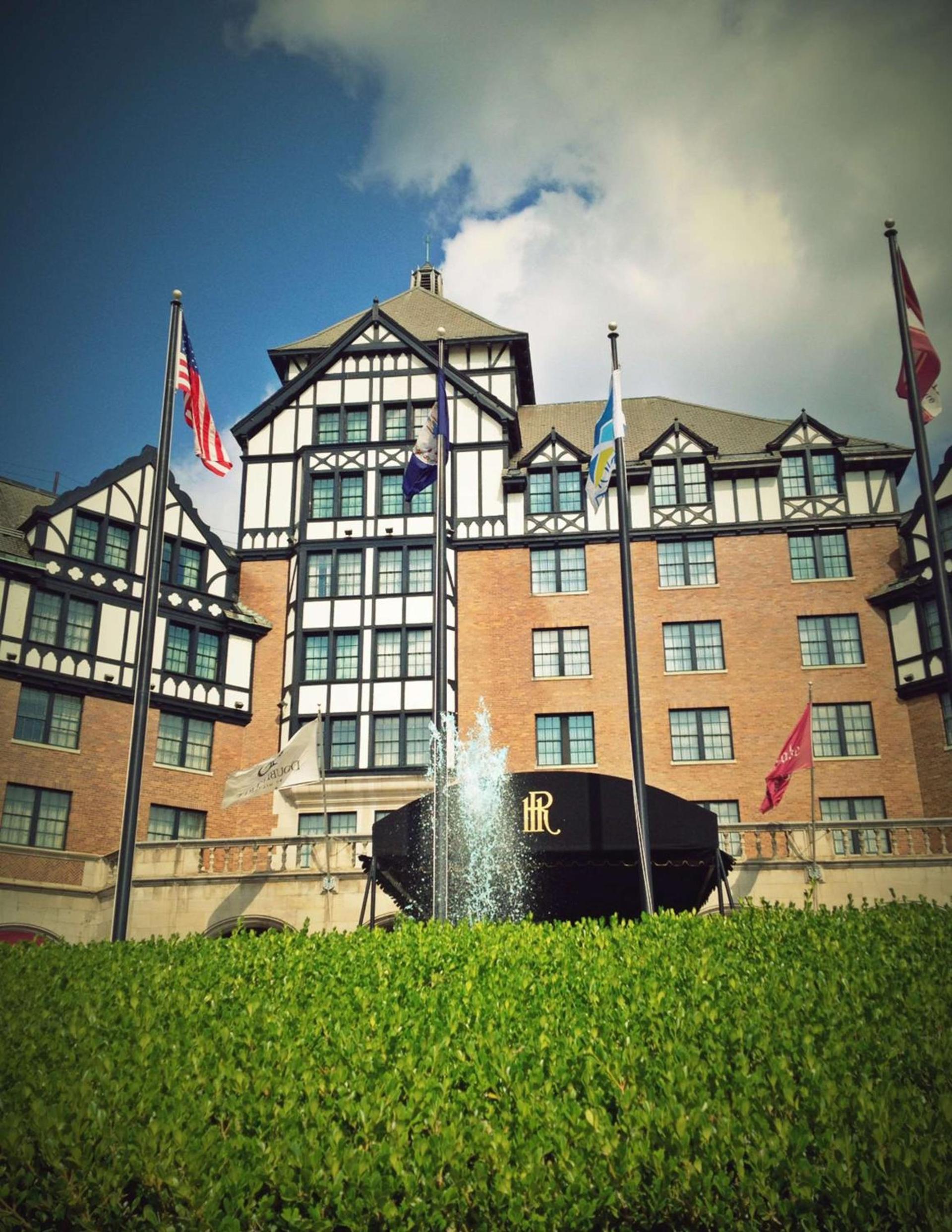 Hotel Roanoke & Conference Center, Curio Collection by Hilton photo 2