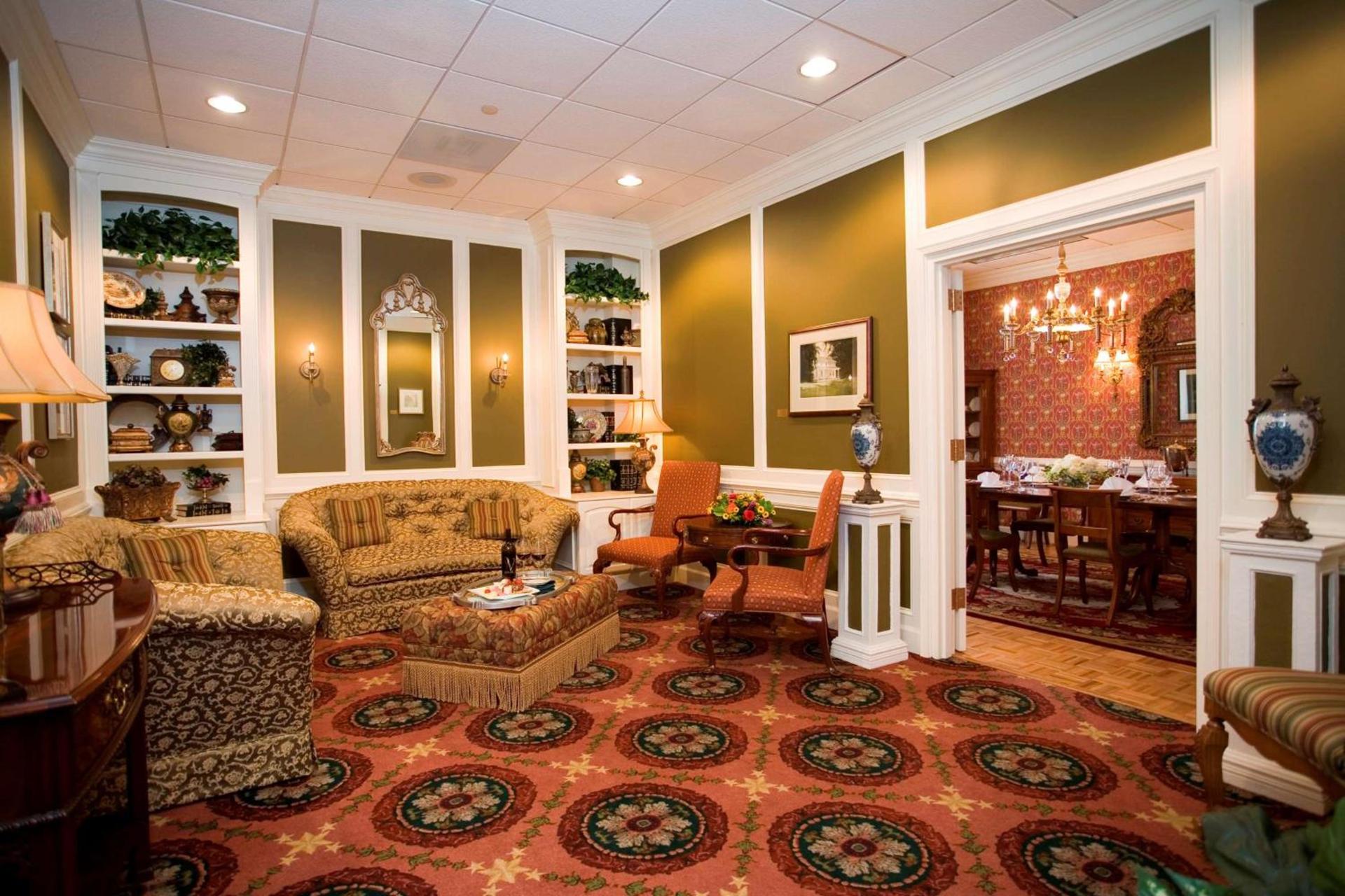 Hotel Roanoke & Conference Center, Curio Collection by Hilton photo 3